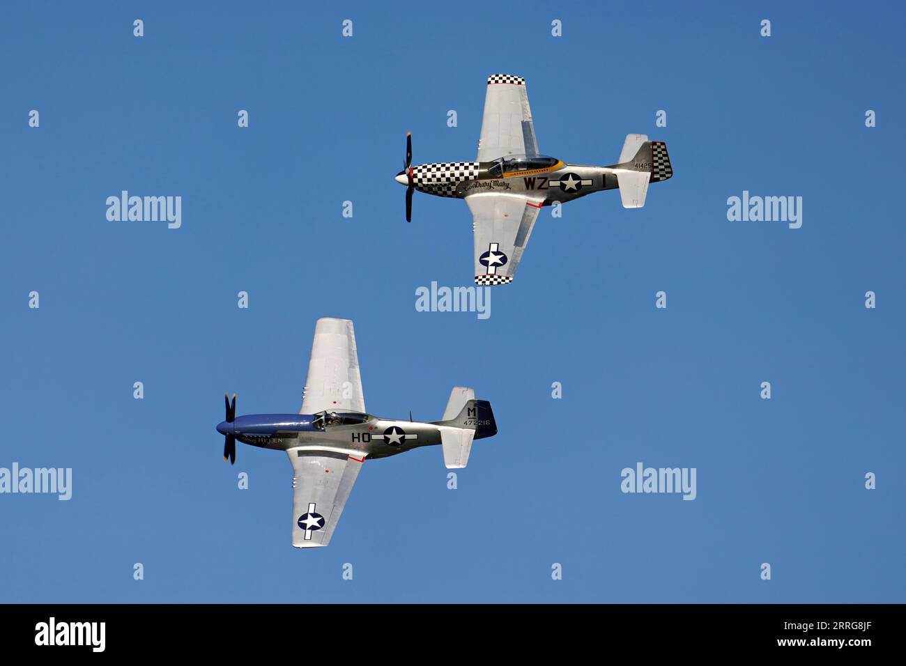 Amérique du Nord P-51 Mustangs Miss Helen & Converse Mary exhibe au Cosby Victory Show 2023 Banque D'Images