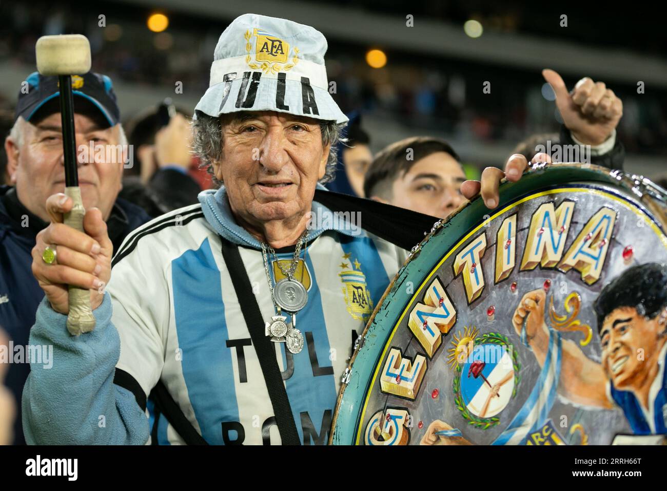 Buenos Aires, Argentine. 08 septembre 2023. BUENOS AIRES, ARGENTINE - 7 SEPTEMBRE : un fan de l'Argentine se présente avant le match de qualification pour la coupe du monde de la FIFA 2026 entre l'Argentine et l'Équateur à l'Estadio Más Monumental Antonio Vespucio Liberti le 07 septembre 2023 à Buenos Aires, Argentine. (Photo de Florencia Tan Jun/Pximages) crédit : PX Images/Alamy Live News Banque D'Images