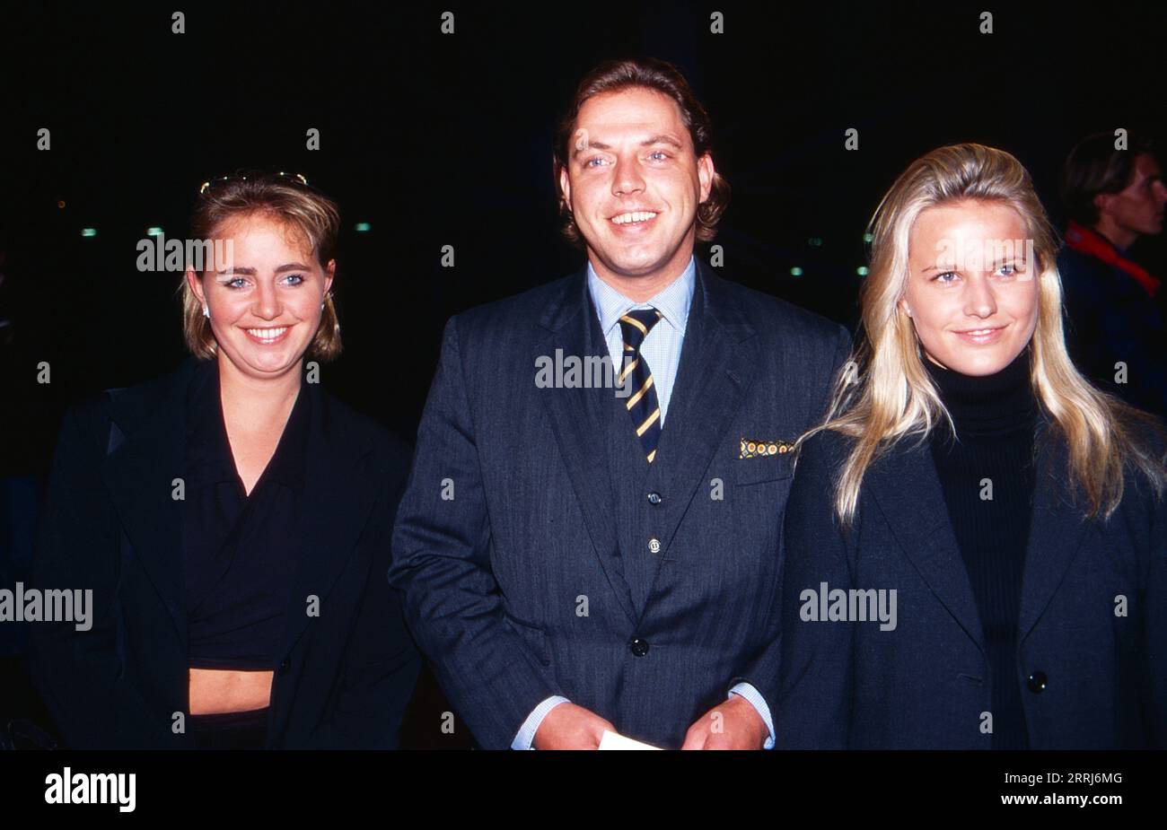 John Jahr jr. jr., deutscher Curler und Geschäftsmann, mit seiner Schwester Jonica Jahr (Links) und Maike Pahts, Deutschland UM 1995. Banque D'Images