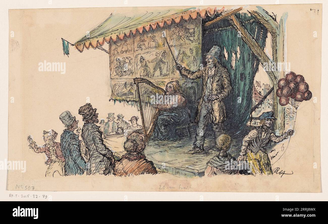 Kermis Fair Singer, 1900-1999. Un showman pointe neuf gravures sur une scène. Une femme joue de la harpe. A droite un garçon avec des ballons. Banque D'Images