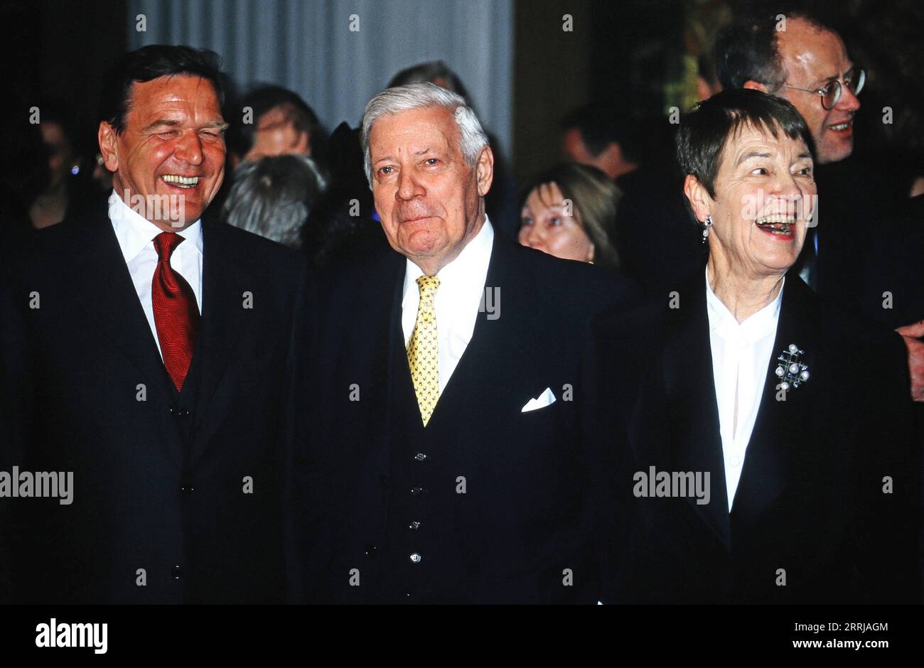 Gerhard Schröder, Ministerpräsident von Niedersachsen mit ex Bundeskanzler Helmut Schmidt und Loki Schmidt, BEI einer Veranstaltung, vers 1990. Banque D'Images