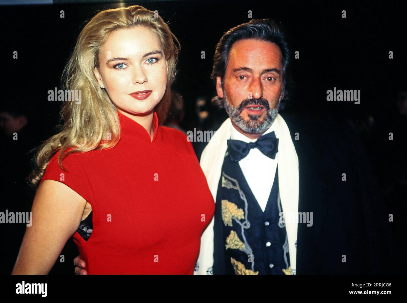 Schauspielerin Veronica Ferres mit Regisseur Helmut Dietl BEI der Filmpremiere des Dietl films : Schtonk, 1992. Banque D'Images