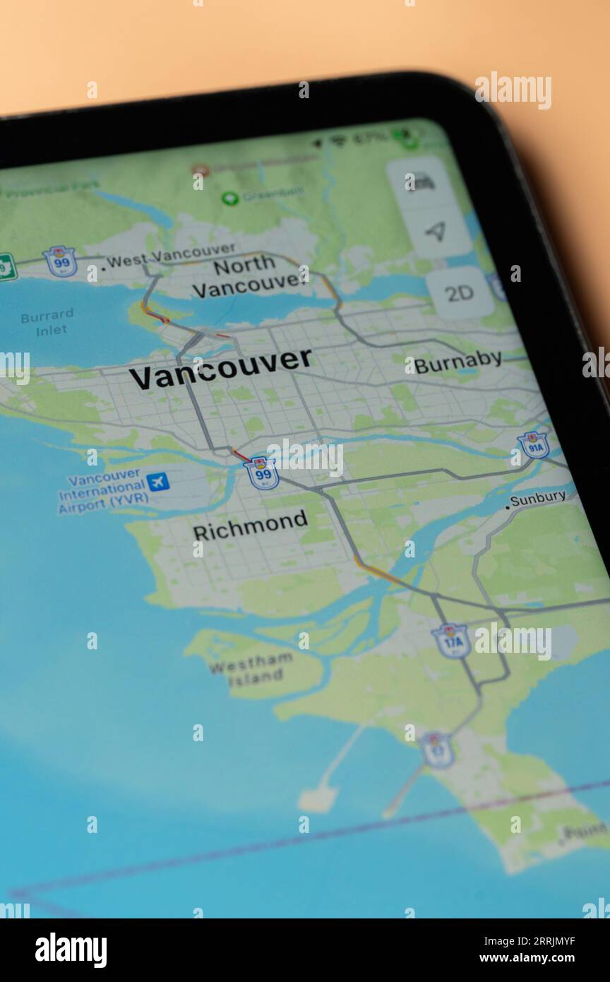 New York, États-Unis - 24 août 2023 : circulation automobile à Vancouver sur l'application google Maps sur l'écran de la tablette vue rapprochée Banque D'Images
