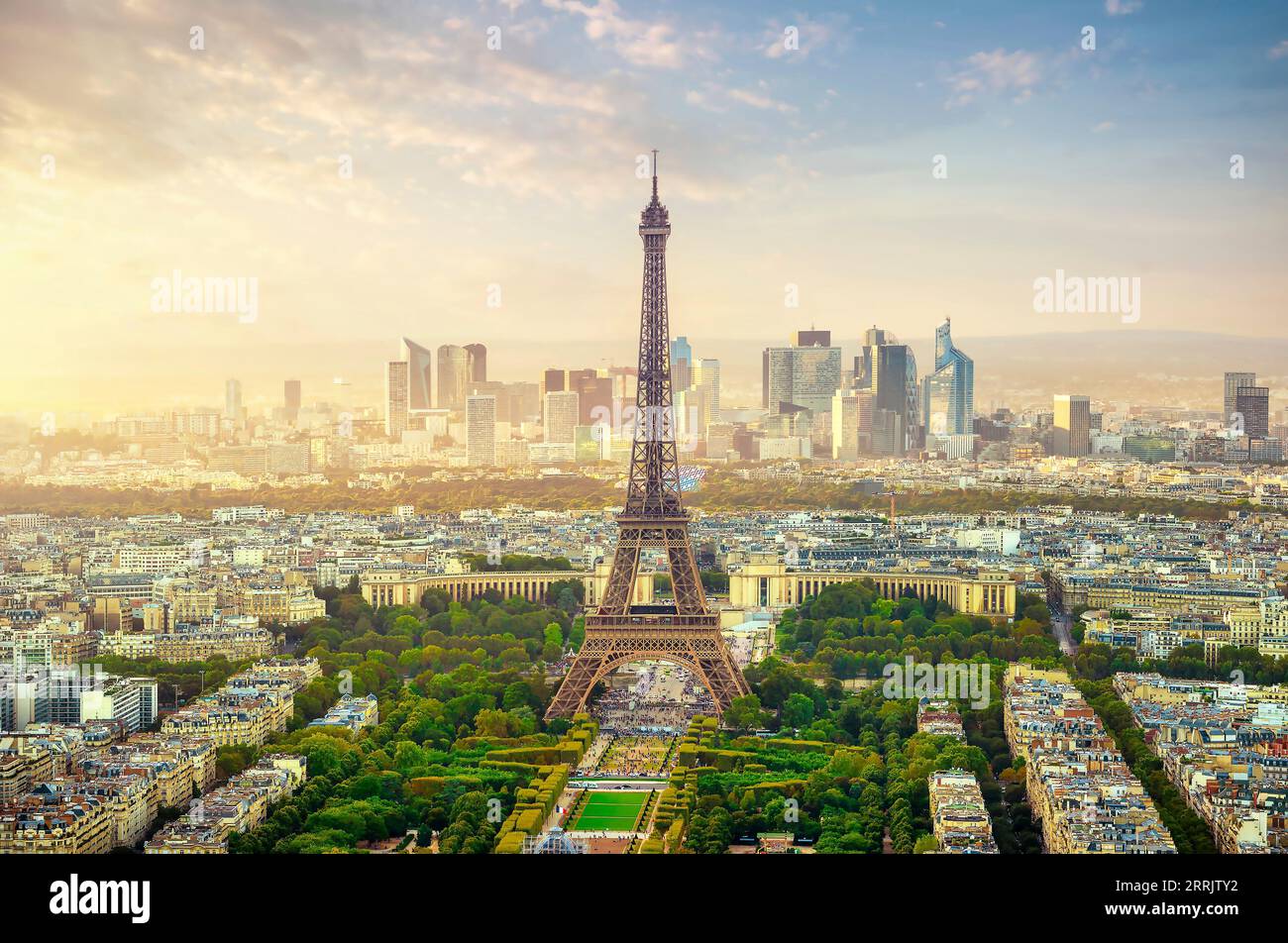 Le matin, déhantez Paris et la Tour Eiffel, vue d'en haut Banque D'Images