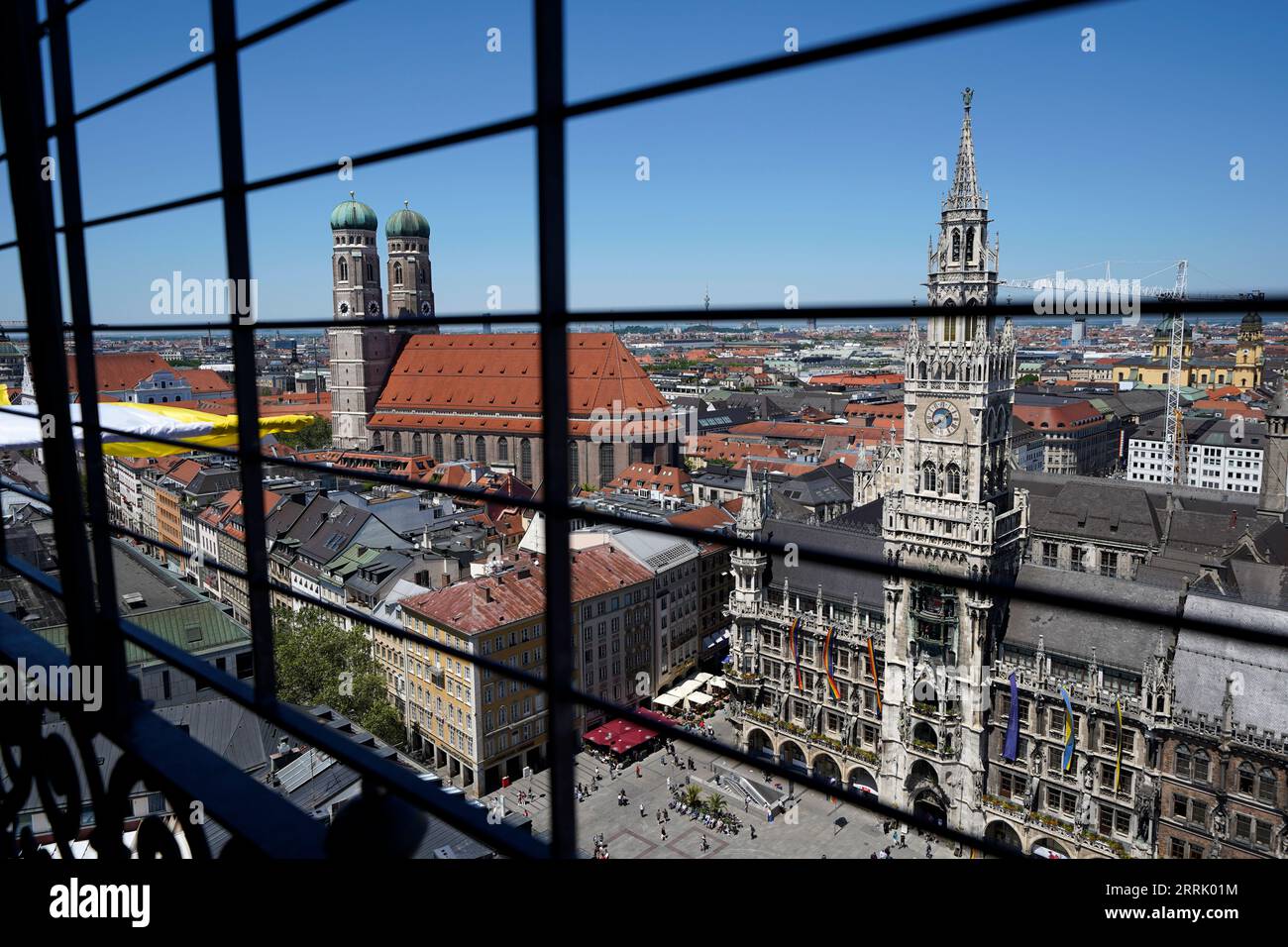 Allemagne, Bavière, Munich, Vieille ville, vue du Vieux Pierre à Marienplatz, nouvel hôtel de ville, Frauenkirche Banque D'Images