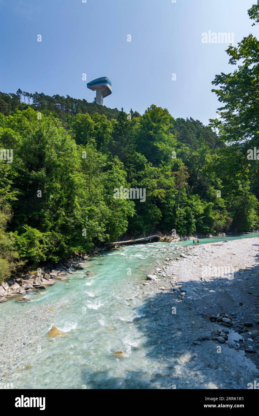 Innsbruck, gorge Sillschlucht du seuil de la rivière, saut à ski Bergisel dans la région Innsbruck, Tyrol, Autriche Banque D'Images