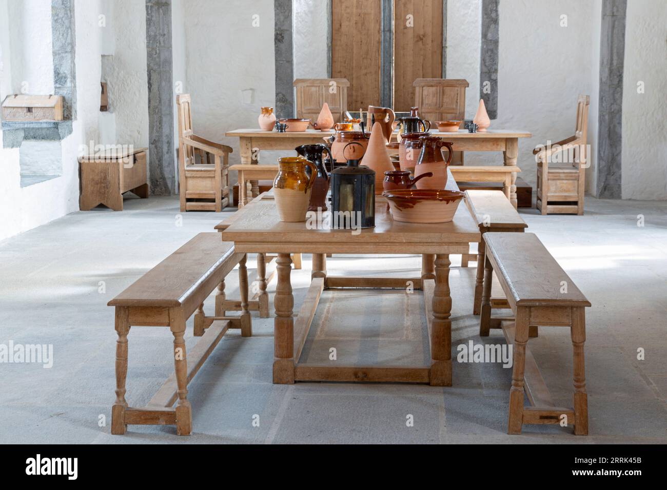 Salle de banquet du château médiéval Banque D'Images