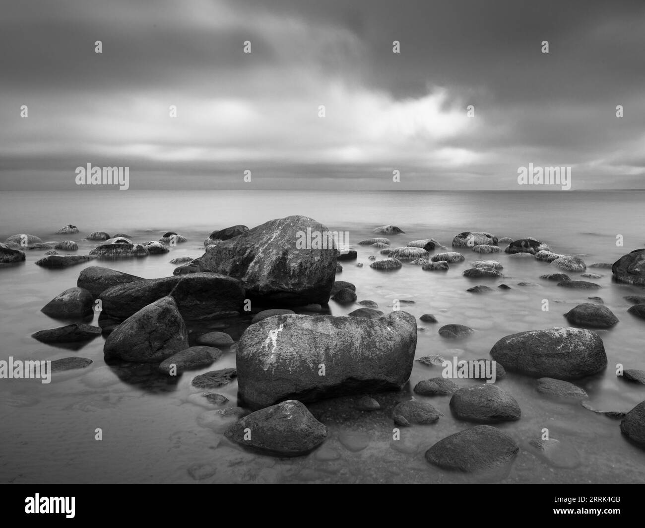 Veczemju Klintis, plage calcaire sur la côte Baltique, Estonie Banque D'Images