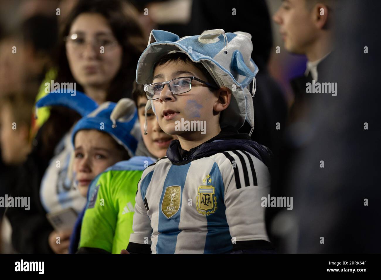 Buenos Aires, Argentine. 08 septembre 2023. BUENOS AIRES, ARGENTINE - SEPTEMBRE 7 : un fan de l'Argentine regarde avant la coupe du monde de la FIFA 2026 le qualificatif entre l'Argentine et l'Équateur à l'Estadio Más Monumental Antonio Vespucio Liberti le 07 septembre 2023 à Buenos Aires, Argentine. (Photo de Florencia Tan Jun/Pximages) crédit : SIPA USA/Alamy Live News Banque D'Images