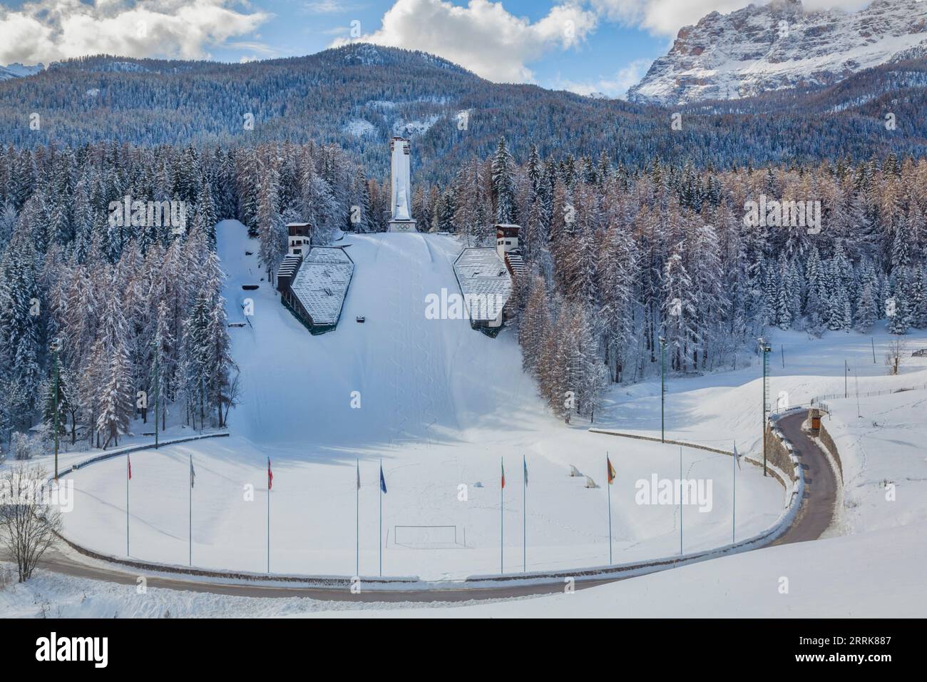 Italie, Vénétie, province de Belluno, Cortina d'Ampezzo, la colline historique de saut à ski des jeux olympiques d'hiver de 1956, n'est plus utilisée aujourd'hui Banque D'Images