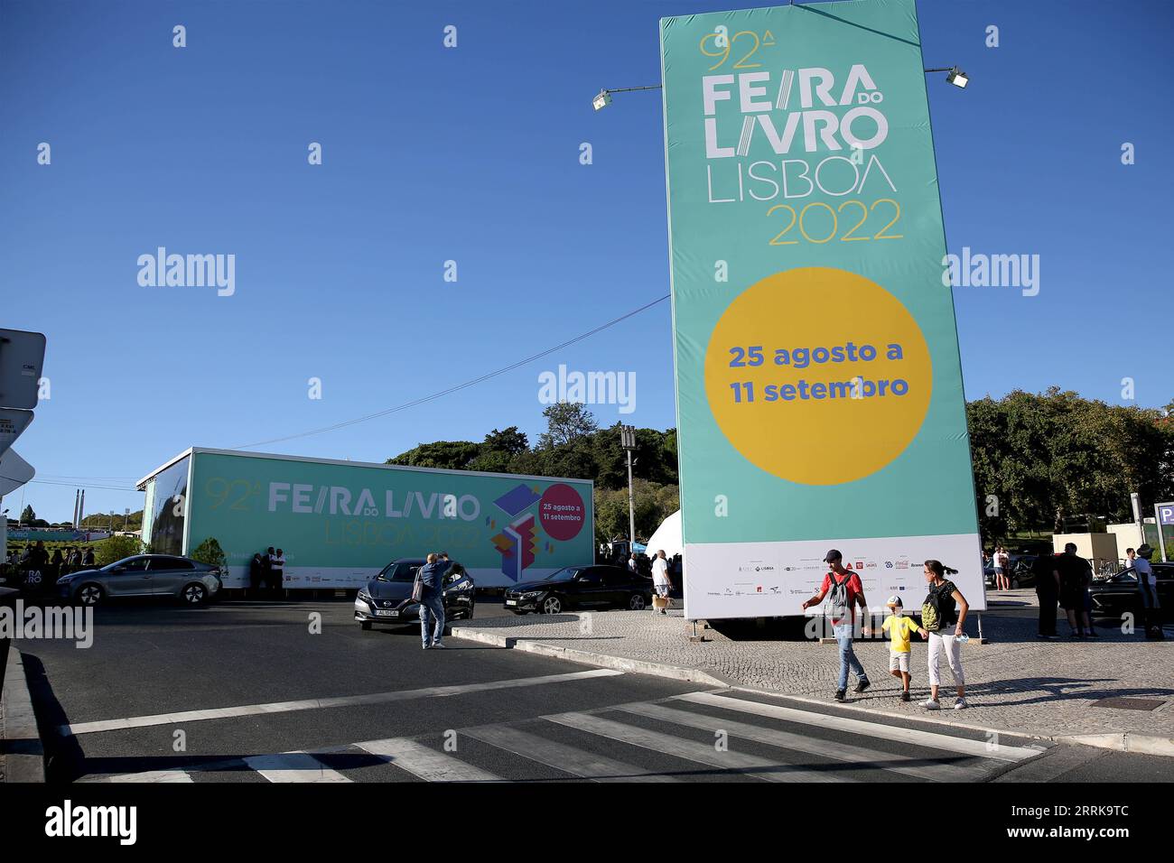 220826 -- LISBONNE, 26 août 2022 -- une photo prise le 25 août 2022 montre une vue de la 92e Foire du livre de Lisbonne au Parque Eduardo VII à Lisbonne, Portugal. Le 92e salon du livre de Lisbonne a débuté au Parque Eduardo VII de Lisbonne le 25 août et se déroulera jusqu’au 11 septembre. Photo de /Xinhua PORTUGAL-LISBON-BOOK FAIR PedroxFiuza PUBLICATIONxNOTxINxCHN Banque D'Images