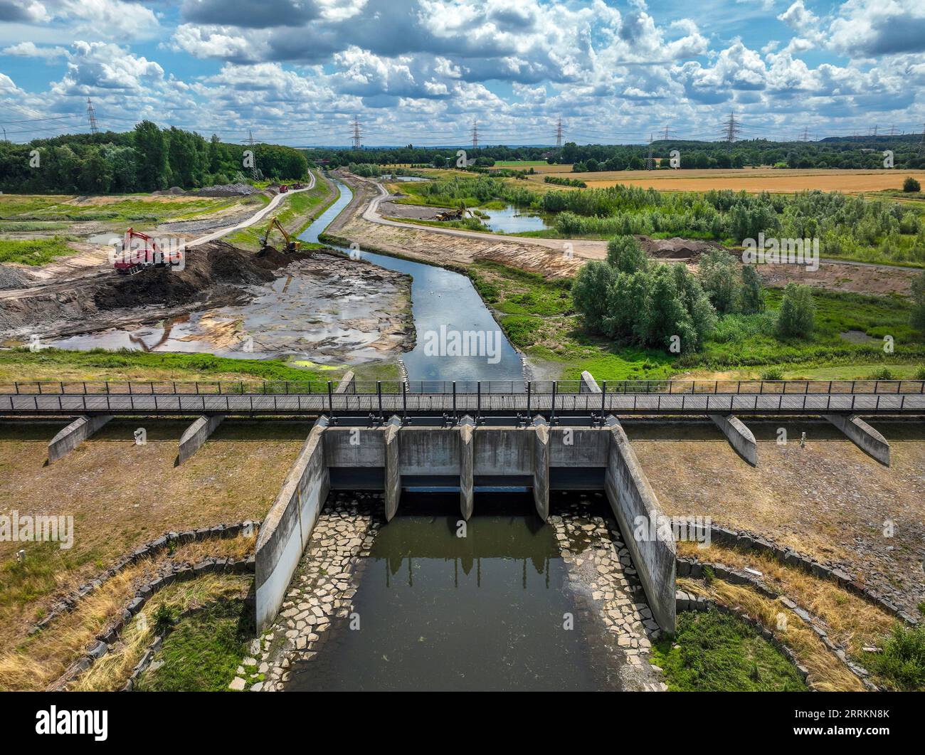 Renaturation de l'Emscher, bassin de rétention des crues de Mengede, reconstruction de l'Emscher, Castrop-Rauxel, Dortmund, Rhénanie-du-Nord-Westphalie, Allemagne Banque D'Images