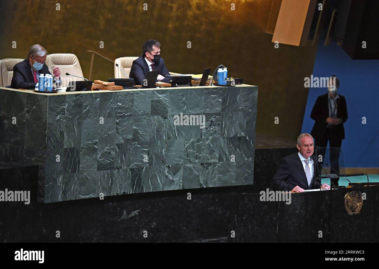 220920 -- NATIONS UNIES, 20 septembre 2022 -- Csaba Korosi Front, président de la 77e session de l'Assemblée générale des Nations Unies, prend la parole à l'ouverture du débat général de la 77e session de l'Assemblée générale des Nations Unies au siège de l'ONU à New York, le 20 septembre 2022. Le débat général de la 77e session de l’Assemblée générale des Nations Unies s’est ouvert mardi sur le thème d’Un moment décisif : des solutions transformatrices à des défis interdépendants. ONU-ASSEMBLÉE GÉNÉRALE-DÉBAT GÉNÉRAL-OUVERTURE LIXRUI PUBLICATIONXNOTXINXCHN Banque D'Images