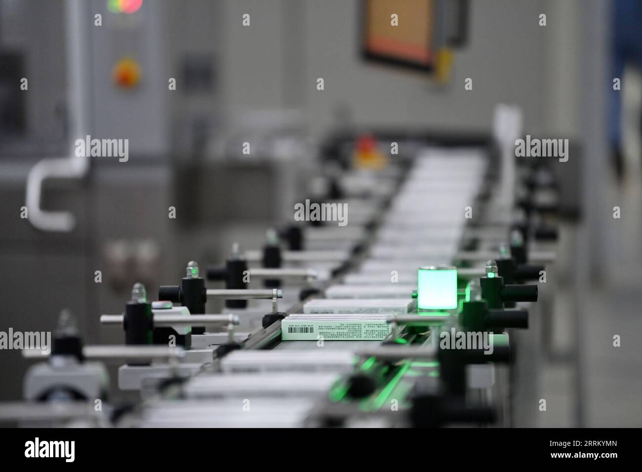 220923 -- TIANJIN, 23 septembre 2022 -- Une ligne de production d'injection d'anti-diabète est photographiée dans un atelier de Novo Nordisk China Pharmaceutical Co., Ltd. À Tianjin, dans le nord de la Chine, le 22 septembre 2022. Au cours des 20 dernières années, Novo Nordisk, une société pharmaceutique danoise, a continuellement augmenté ses investissements en Chine. Aujourd’hui, Novo Nordisk a déjà établi une chaîne de valeur complète dans le pays, avec l’une de ses plus grandes bases de fabrication à Tianjin, qui fournit aux marchés chinois et internationaux des dispositifs durables pour l’injection d’insuline et des produits à base d’insuline. CHINE-TIANJIN-DANEMARK-NON Banque D'Images