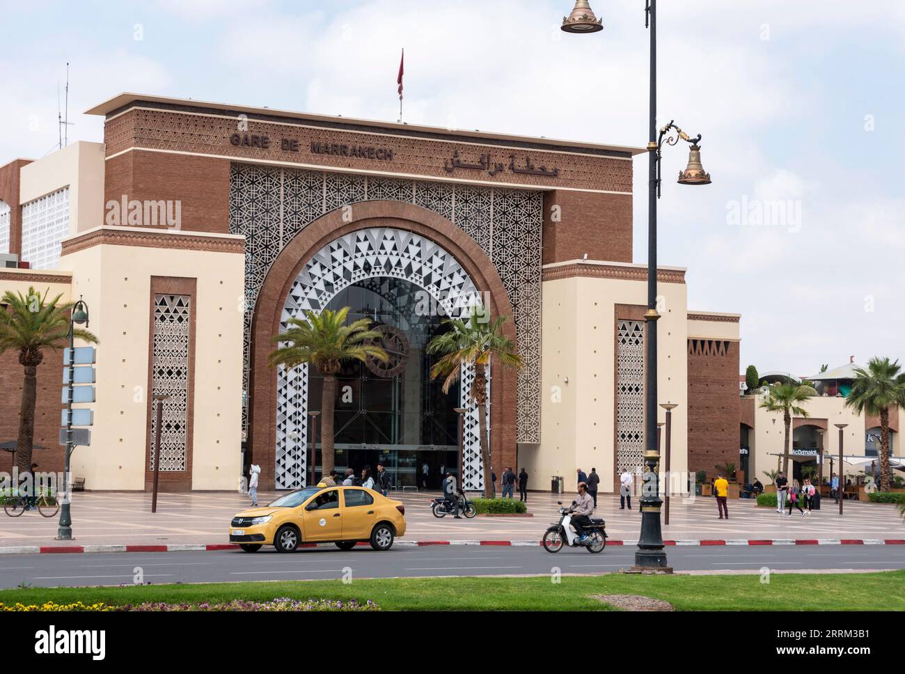 Marrakech, Maroc, bâtiment oriental moderne de la gare centrale de Marrakech, Maroc Banque D'Images