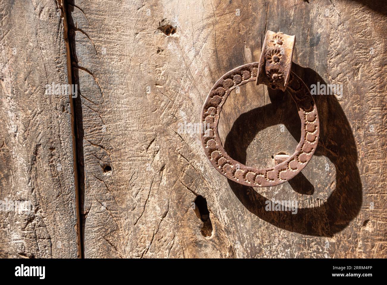 Ancien porte-knock dans une maison au Maroc Banque D'Images