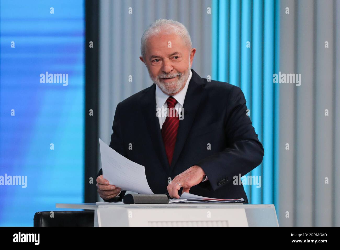 Brasilien, Fernsehdebatte mit da Silva und Bolsonaro in Sao Paulo 221029 -- RIO DE JANEIRO, 29 octobre 2022 -- l'ancien président brésilien Luiz Inacio Lula da Silva participe à un débat télévisé sur l'élection présidentielle à Rio de Janeiro, Brésil, le 28 octobre 2022. Dimanche, plus de 156 millions de Brésiliens se rendront aux urnes pour voter pour le prochain président et vice-président, ainsi que pour les gouverneurs et vice-gouverneurs de 12 États. Le second tour contesté oppose le président Jair Bolsonaro Parti libéral, qui cherche à être réélu, à l'ancien président Luiz Inacio Lula da Silva Parti des travailleurs. BRÉSIL-RIO Banque D'Images