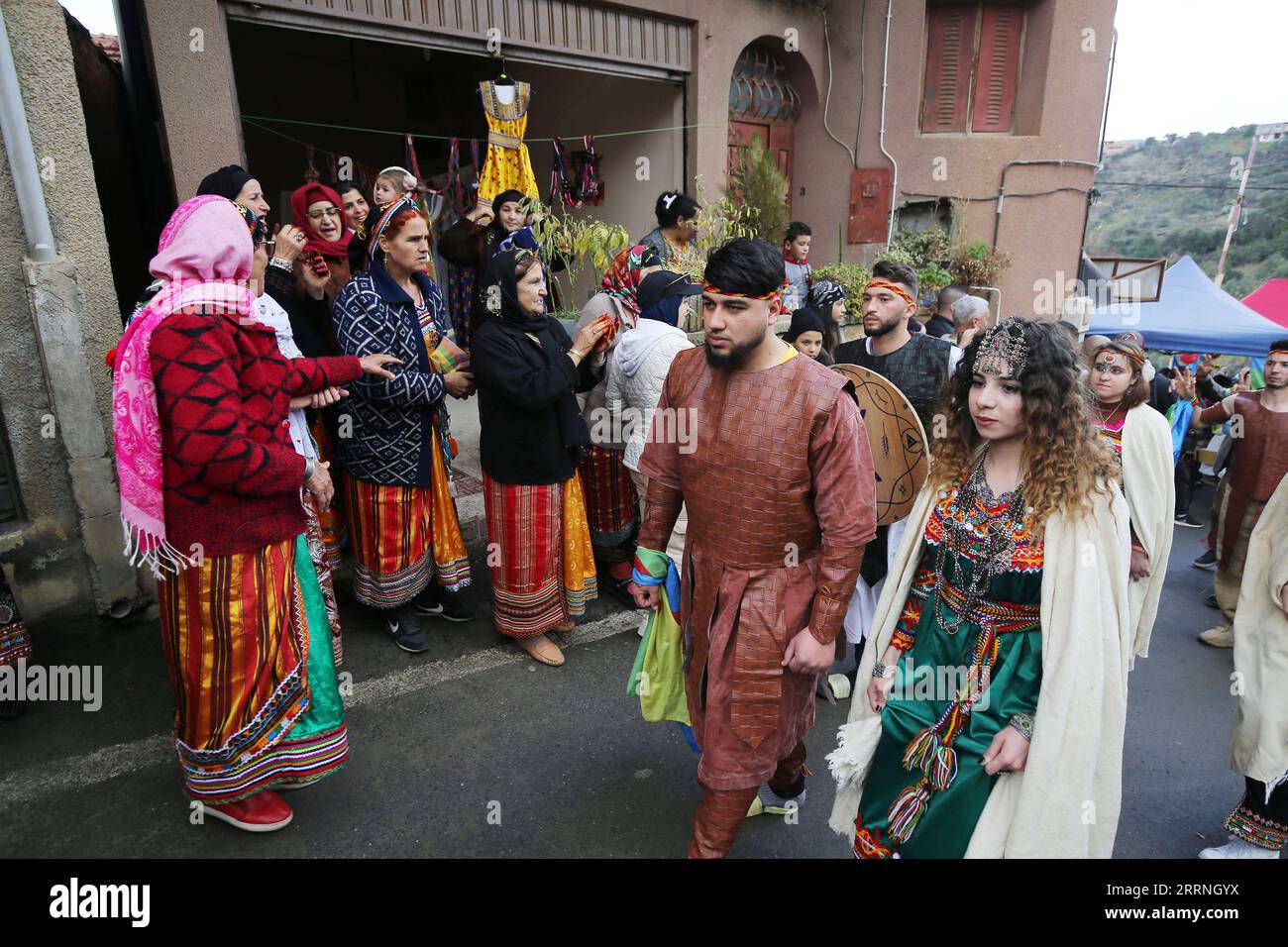 230112 -- TIZI OUZOU ALGÉRIE, le 12 janvier 2023 -- des gens célèbrent le nouvel an amazigh à Village Sahel, province de Tizi Ouzou, Algérie, le 12 janvier 2023. Imazighen en Algérie a célébré jeudi son nouvel an. ALGÉRIE-TIZI OUZOU-AMAZIGH NOUVEL AN-CÉLÉBRATION XINXHUA PUBLICATIONXNOTXINXCHN Banque D'Images