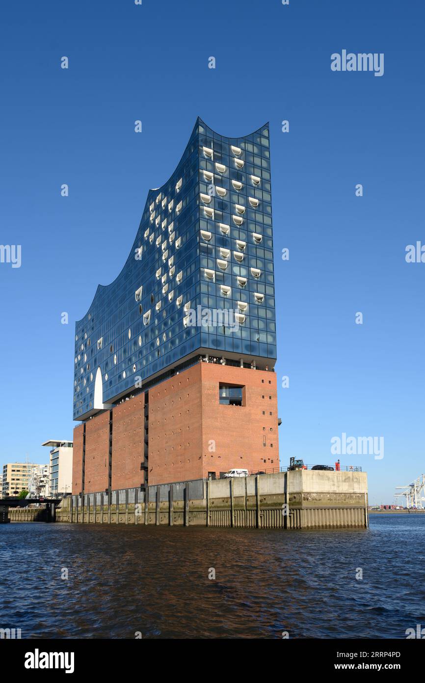 Hambourg, Allemagne - juin 13 2023 : Elbphilharmonie ou Elbe Philharmonic Hall façade extérieure. Banque D'Images