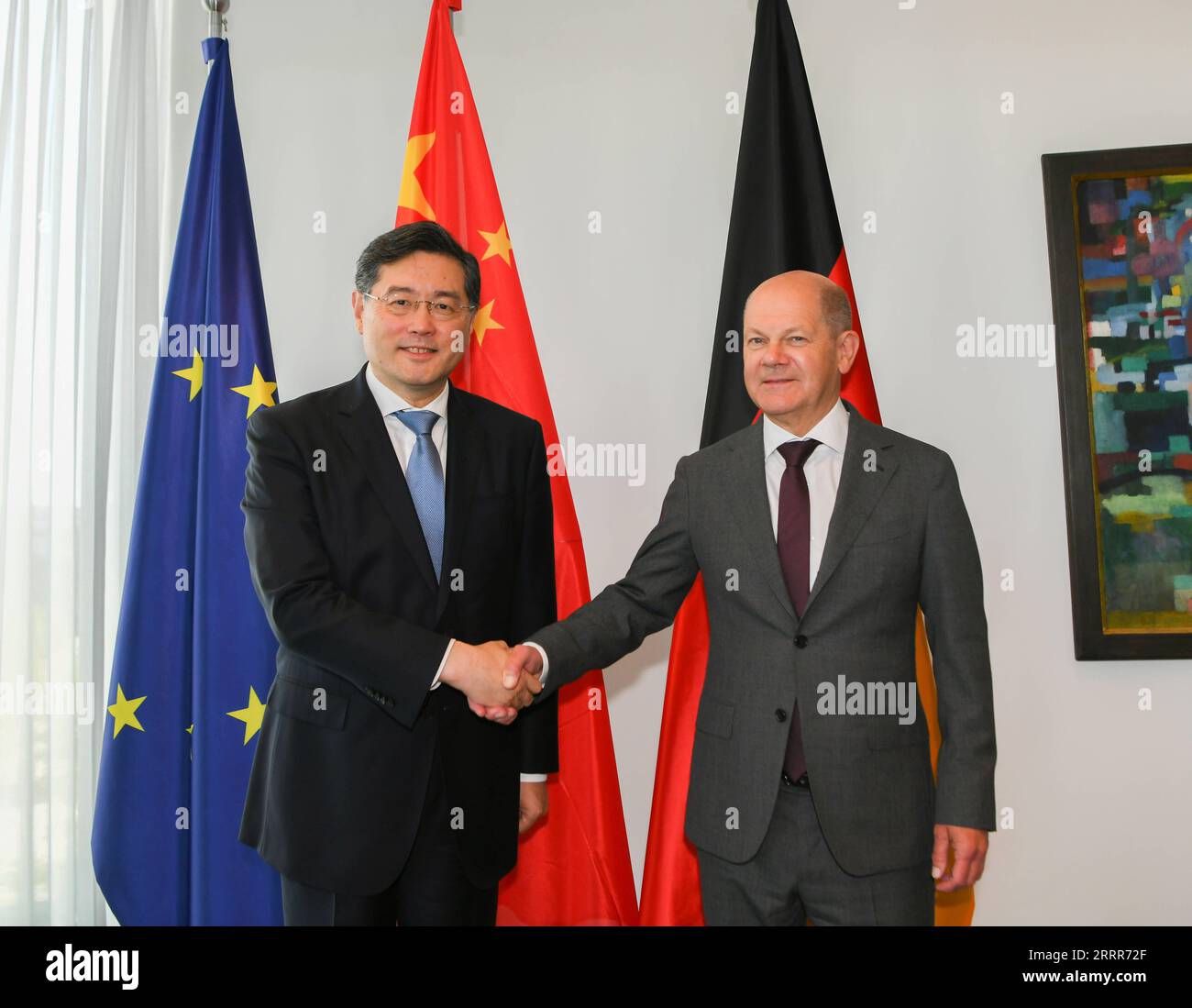 Actualités Bilder des Tages Berlin, OLAF Scholz trifft Qin Gang, Außenminister von China 230510 -- BERLIN, le 10 mai 2023 -- le chancelier allemand OLAF Scholz R rencontre le conseiller d'État chinois et ministre des Affaires étrangères Qin Gang à Berlin, Allemagne, le 10 mai 2023. ALLEMAGNE-BERLIN-OLAF SCHOLZ-CHINA-QIN GANG-MEETING RENXPENGFEI PUBLICATIONXNOTXINXCHN Banque D'Images