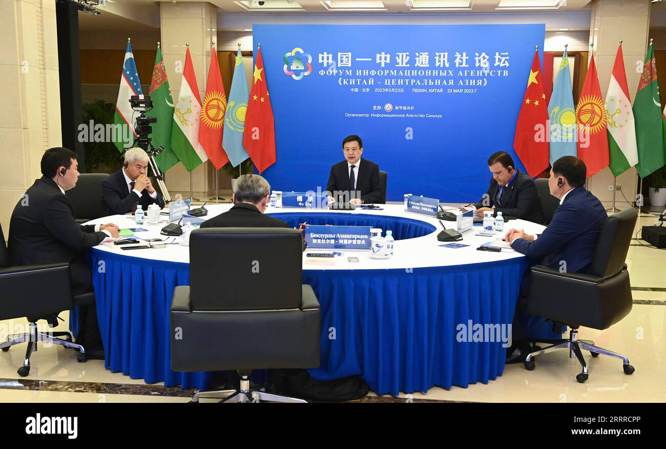 230523 -- BEIJING, le 23 mai 2023 -- le Forum des agences de presse Chine-Asie centrale se tient à Beijing, capitale de la Chine, le 23 mai 2023. Un forum sur le renforcement de la collaboration entre les médias en Chine et dans les pays d'Asie centrale s'est tenu mardi à Beijing. Le Forum des agences de presse Chine-Asie centrale, dont le thème était de renforcer la coopération des médias pour promouvoir la construction d ' une communauté Chine-Asie centrale ayant un avenir commun, a été l ' une des réalisations du Sommet Chine-Asie centrale qui s ' est récemment achevé. Le forum a été initié et accueilli par l'Agence de presse chinoise Xinhua et a réuni des chefs et des représentants Banque D'Images