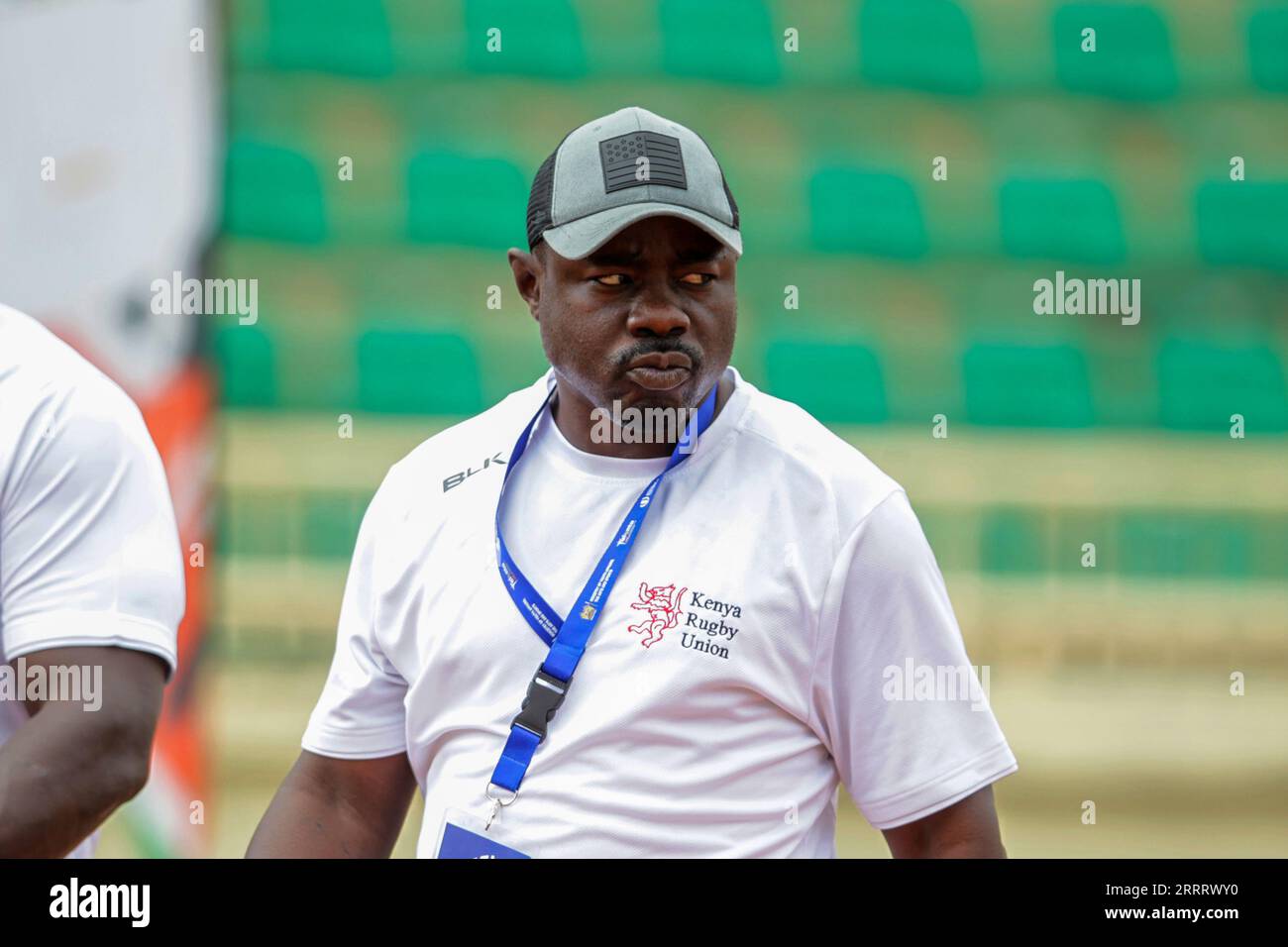 NYAYO, KENYA - JUILLET 30 : Kenya moins de 20 ans l'entraîneur du Chipu Curtis Olago mène les poursuites contre le Zimbabwe lors du Trophée World Rugby moins de 20 ans au Nyayo National Banque D'Images