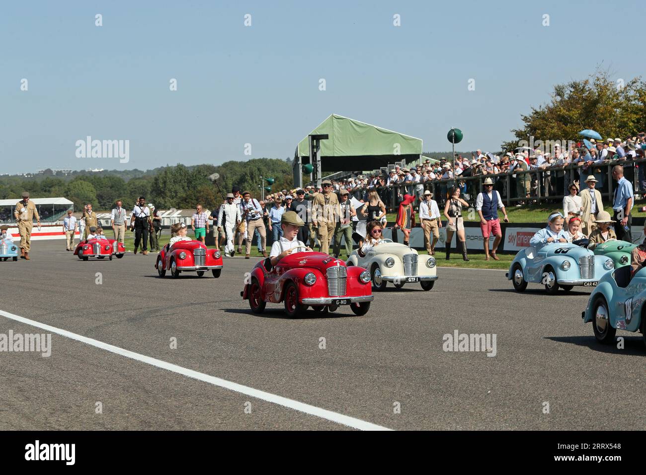 Goodwood, West Sussex, Royaume-Uni. 9 septembre 2023. Settrington Cup Austin J40 course de voiture à pédales au Goodwood Revival à Goodwood, West Sussex, Royaume-Uni. © Malcolm Greig/Alamy Live News Banque D'Images