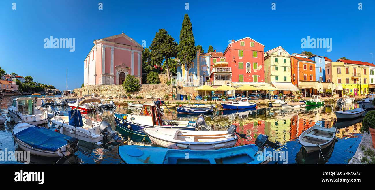 Ville de Veli Losinj port vue panoramique colorée, île de Losinj, archipel de Croatie Banque D'Images