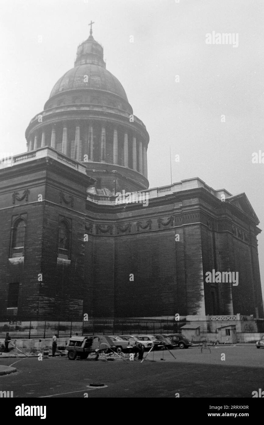 DAS Panthéon im 5. Arrondissement von Paris, 1962. Le Panthéon dans le 5e arrondissement de Paris, 1962. Banque D'Images