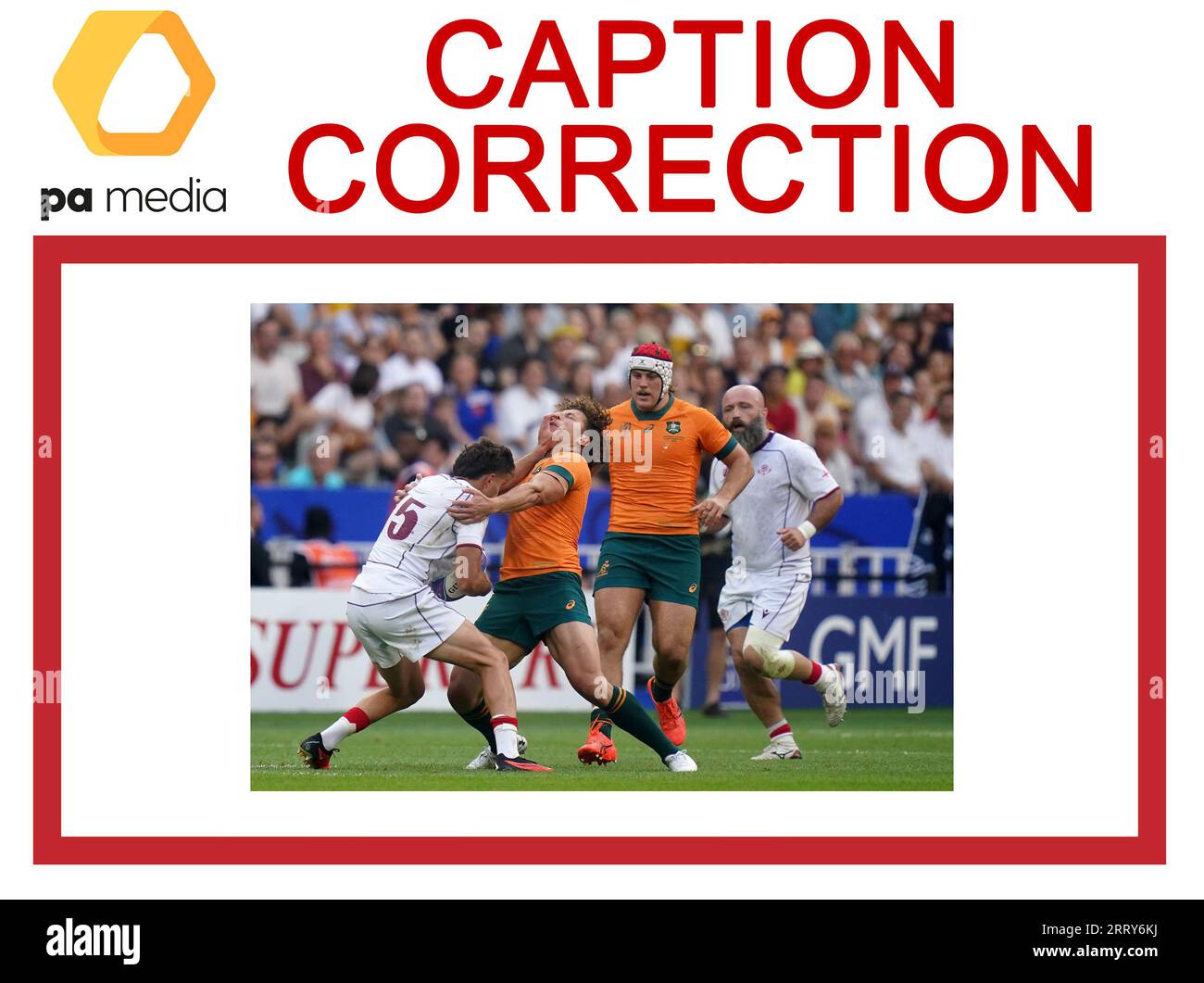ATTENTION AUX ÉDITEURS D'IMAGES, aux CHEFS SUBS ET AUX BIBLIOTHÉCAIRES D'IMAGES : correction de légende pour les images transmises sur le câble PA le 09/09/23 slugged RUGBYU World Cup Australie correction du nom de l'australien Ben Donaldson à l'australien Mark Nawaqanitawasi la légende correcte devrait se lire comme suit : le géorgien Davit Niniashvili (à gauche) est attaqué par l'australien Mark Nawaqanitawasi (deuxième à gauche) lors du match de la coupe du monde de rugby 2023 dans la poule C au Stade de France. Date de la photo : Samedi 9 septembre 2023. Banque D'Images