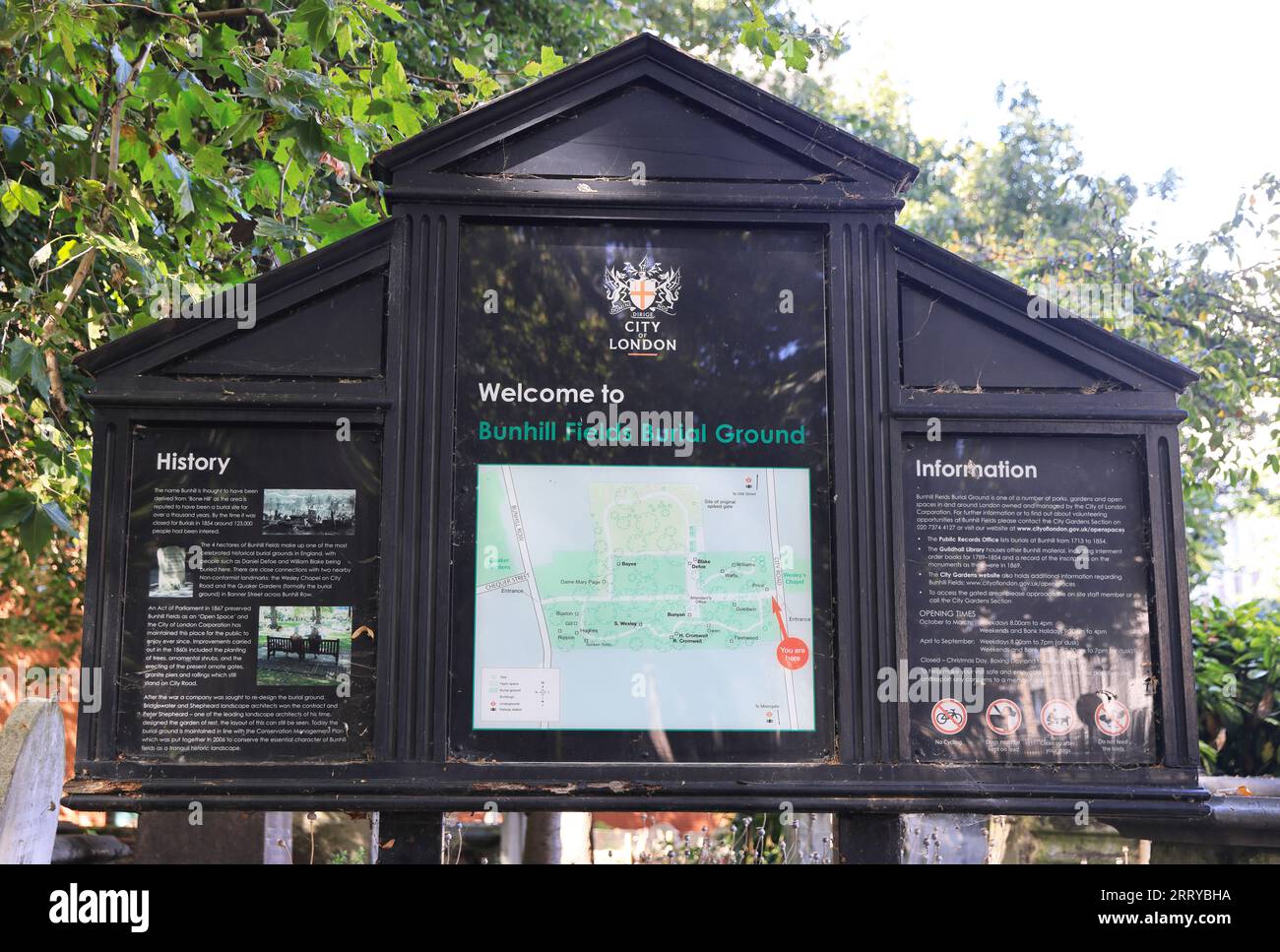 Bunhill Fields, lieu de sépulture anticonformiste des années 1660, dans la City de Londres. Le dernier lieu de repos pour John Bunyan, Daniel Defoe et William B. Banque D'Images