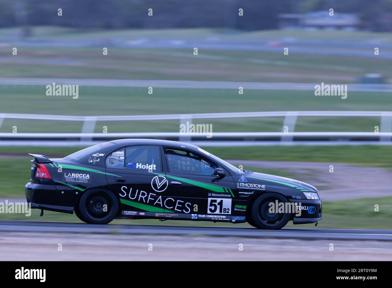 Melbourne, Australie. 10 septembre 2023. Chris Holdt (51) au volant de HSV Commodore pour Lithostone surfaces lors de Mobil 1 APC et Monochrome GT4 Series au Speedseries Motorsport Championship Round 6 de Shannon au Sandown International Raceway. Crédit : Santanu Banik/Alamy Live News Banque D'Images