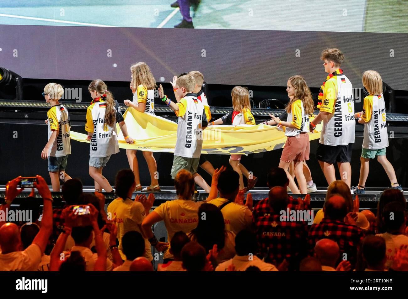 Flaggenhissung BEI der Eröffnung der Invictus Jeux Düsseldorf 2023 in der Merkur Spiel-Arena. Düsseldorf, 09.09.2023 Banque D'Images