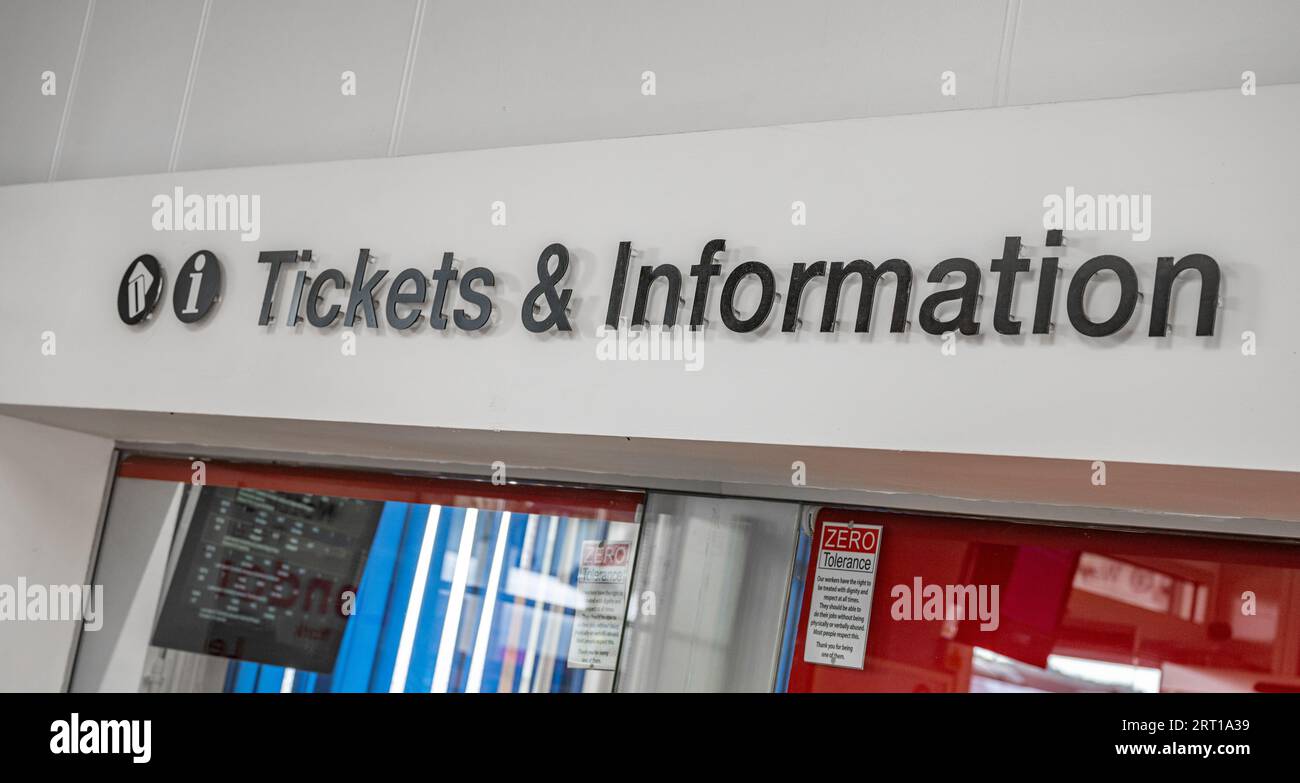 The Station, Grantham Lincolnshire – la billetterie et le centre d'information dans le hall de la gare Banque D'Images