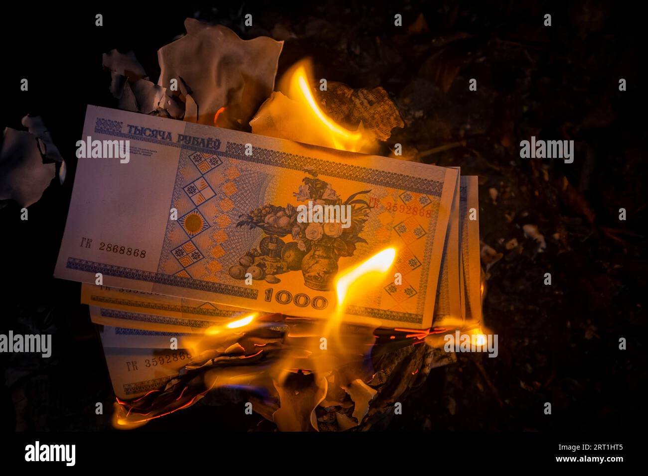 Image symbolique de la baisse de valeur due à la crise ukrainienne Banque D'Images