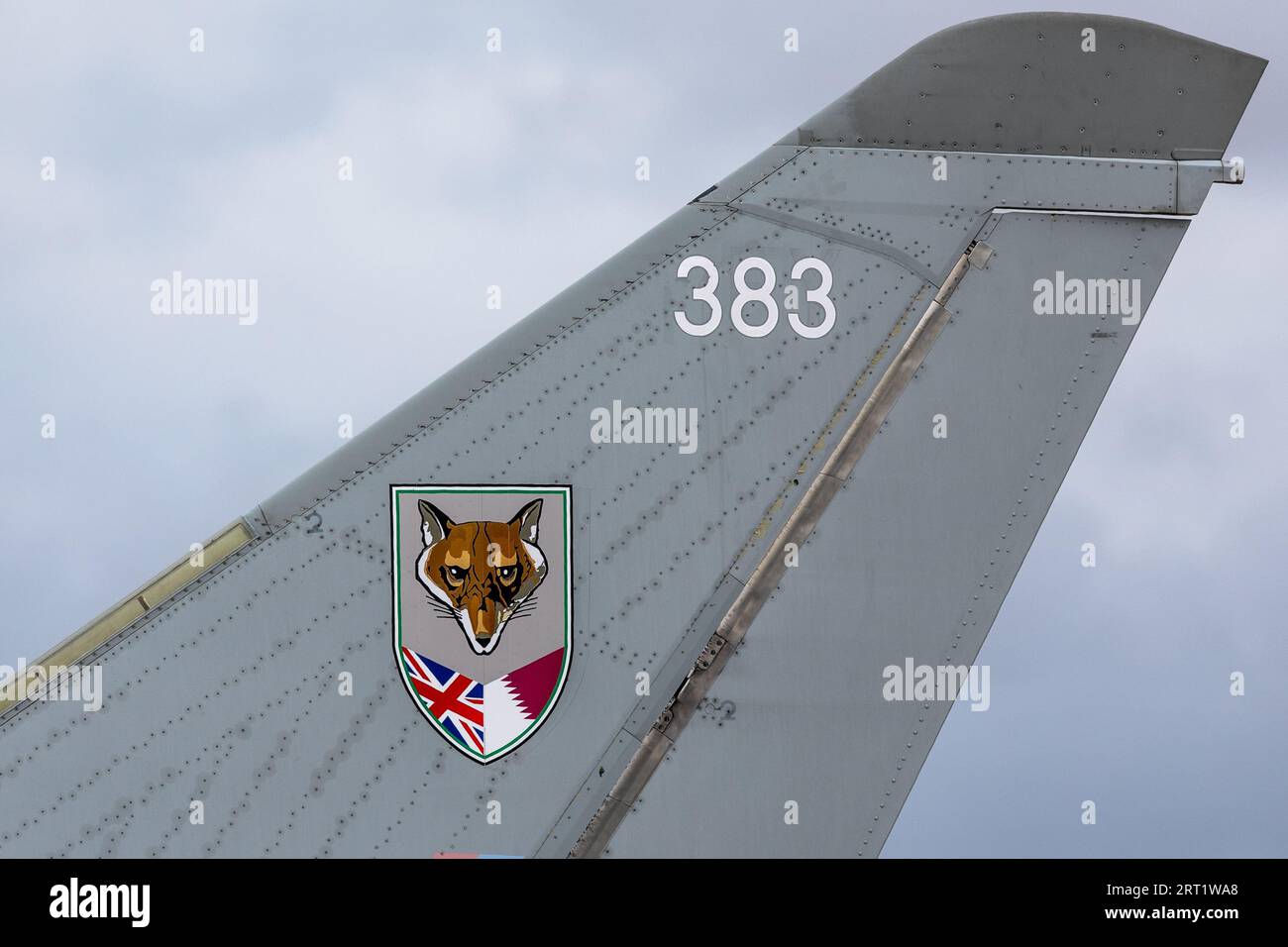 Royal Air Force - Eurofighter EF-2000 Typhoon T.3 ZK383 du No.12R Squadron, arrivant à RAF Fairford pour prendre le parc dans le riat 2023. Banque D'Images