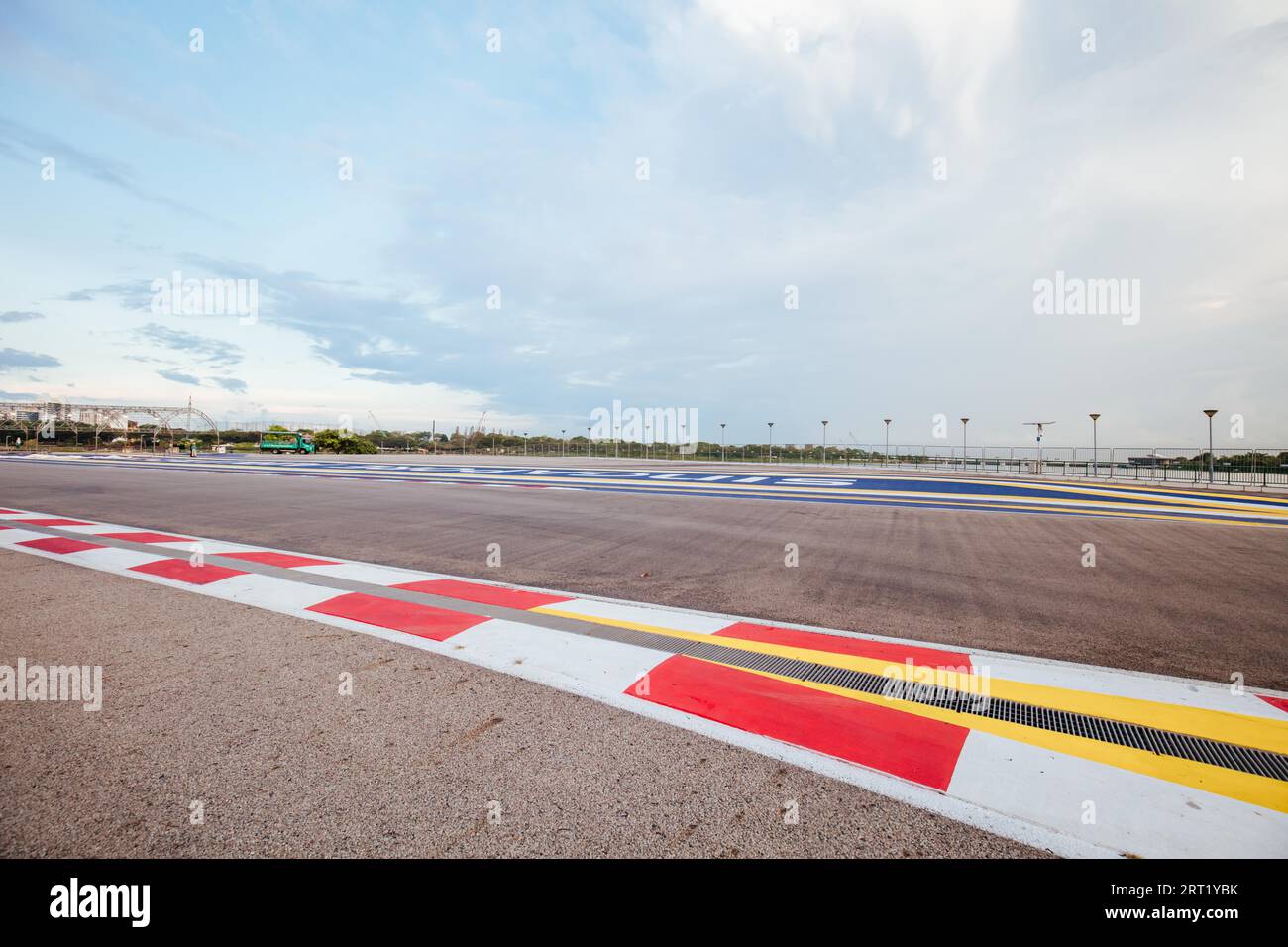 Marina Bay, Singapour, novembre 24 2019 : circuit du Grand Prix de Singapour en phase finale de démantèlement, accessible au public le long de la fosse Banque D'Images