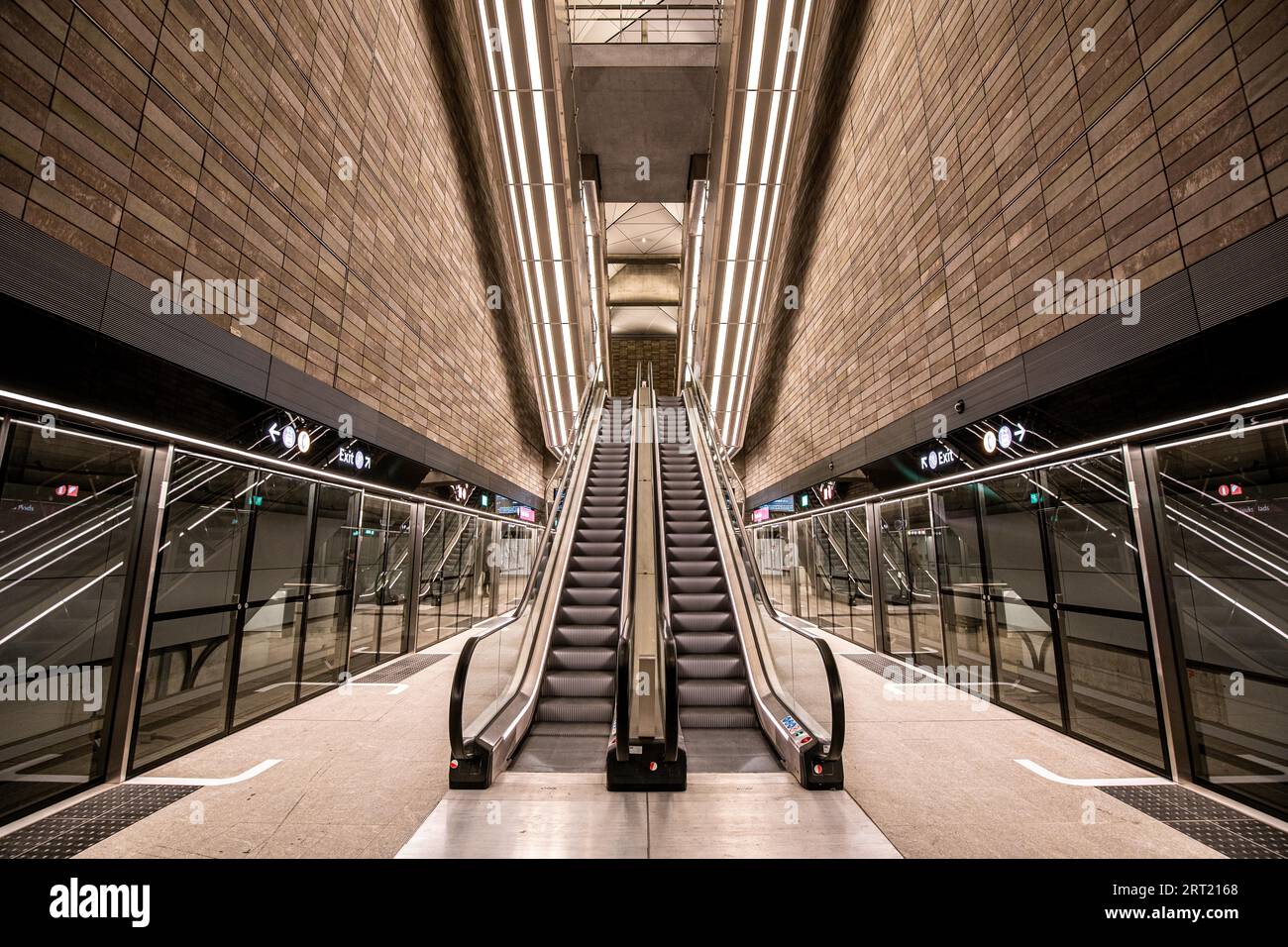 Copenhague, Danemark, 13 octobre 2019 : vue intérieure de la nouvelle station de métro Nuuks Plads sur la City Circle Line Banque D'Images