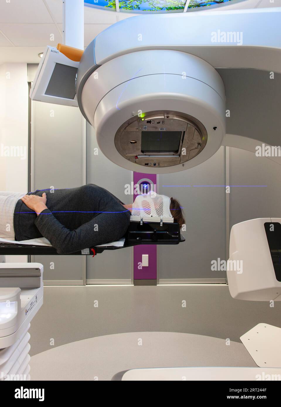 Patient pendant la radiothérapie, traitement du cancer, tumeur cérébrale, Duesseldorf, Allemagne Banque D'Images
