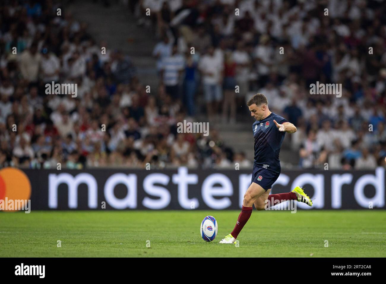 MARSELHA, ma - 09.09.2023 : COUPE DU MONDE DE RUGBY ARGENTINE X INGLATERRA - George Ford dans une bonne séquence de coup de pied lors de la coupe du monde de Rugby Argentine vs Angleterre qui s'est tenue au Stade Vélodrome à Marseille, Ma. (Photo : Bruno Ruas/Fotoarena) Banque D'Images