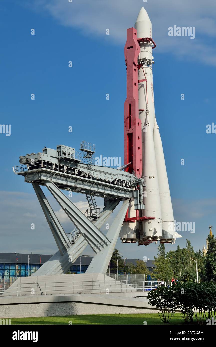 Moscou, Russie, 12 août 2019 : fusée et lanceur Vostok à l'exposition des réalisations de l'économie nationale, Centre d'exposition All-Russian Banque D'Images