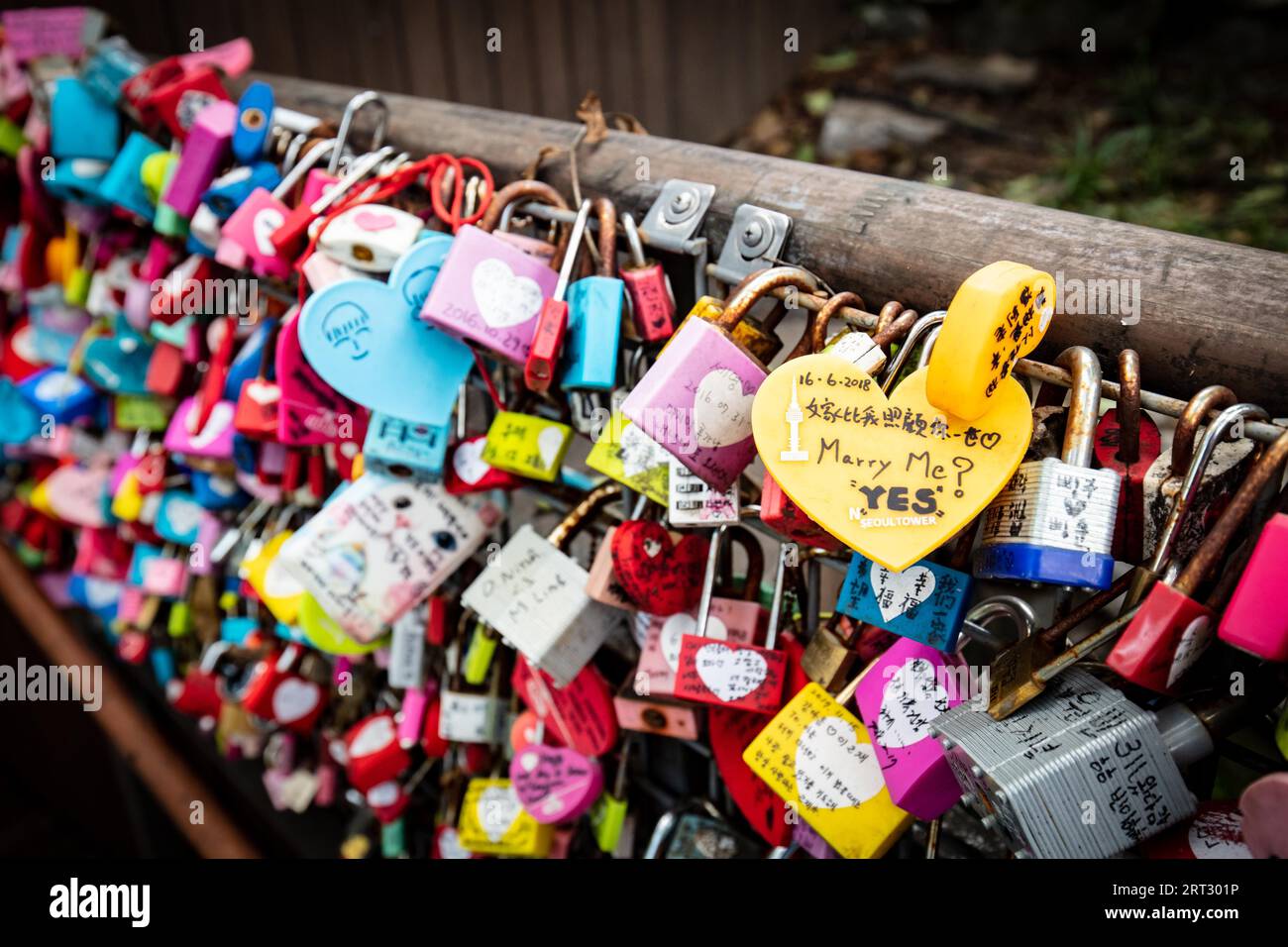 SÉOUL, CORÉE DU SUD, 25 AOÛT 2018 : des milliers d'écluses d'amour à N Seoul Tower, Namsan Park. Corée du Sud Banque D'Images