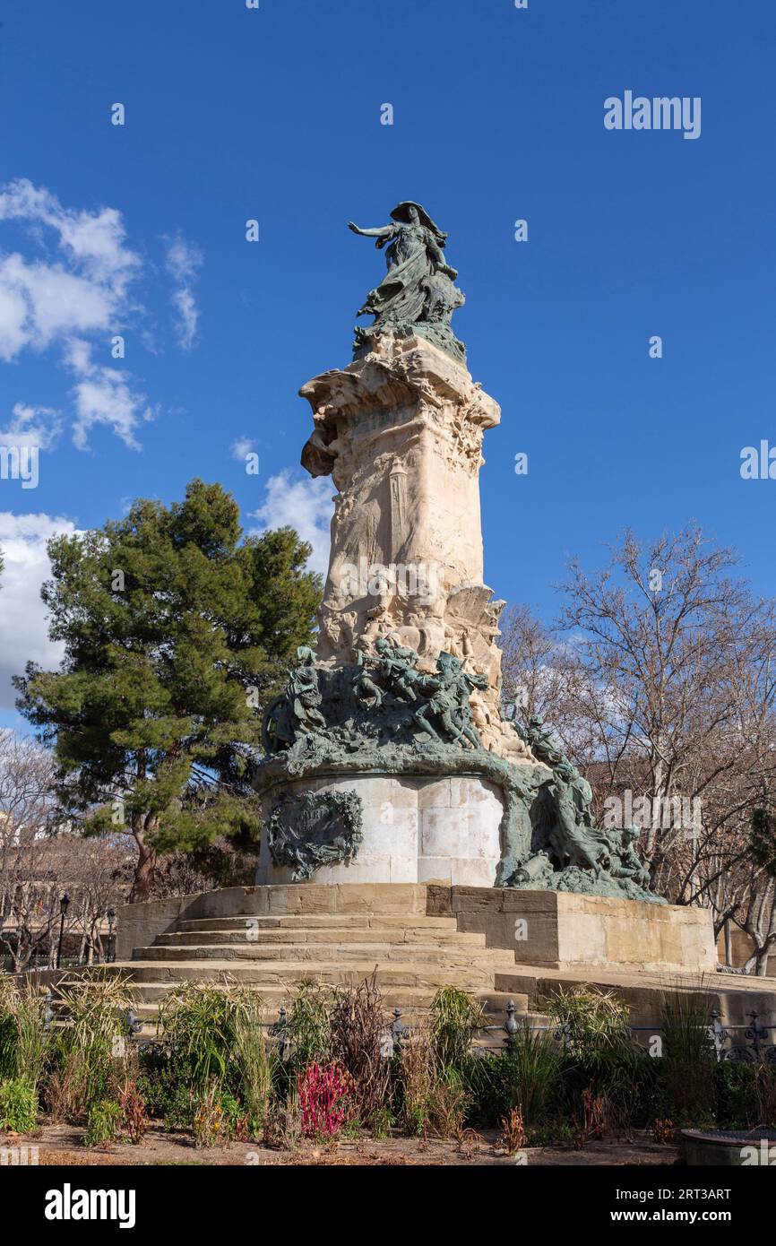 Saragosse, Espagne - 14 février 2022: Monument aux sièges de Saragosse par Agustin Querol, situé sur la Plaza de los Sitios, Saragosse. Banque D'Images