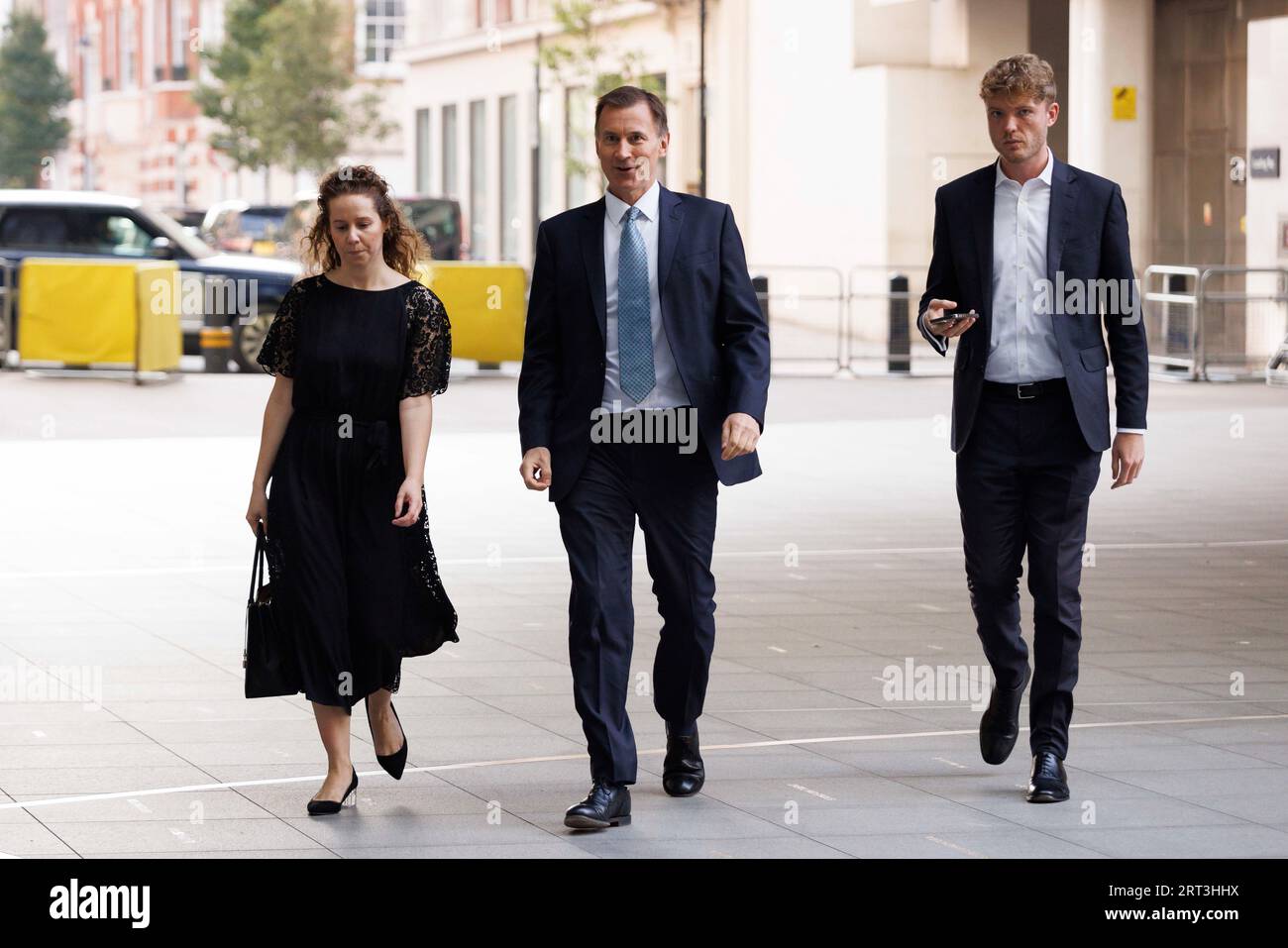 Le chancelier de l'Échiquier Jeremy Hunt, député, arrive à la BBC avant l'émission politique dimanche avec Laura Kuenssberg. Photo prise le 3 septembre 2023. © B. Banque D'Images