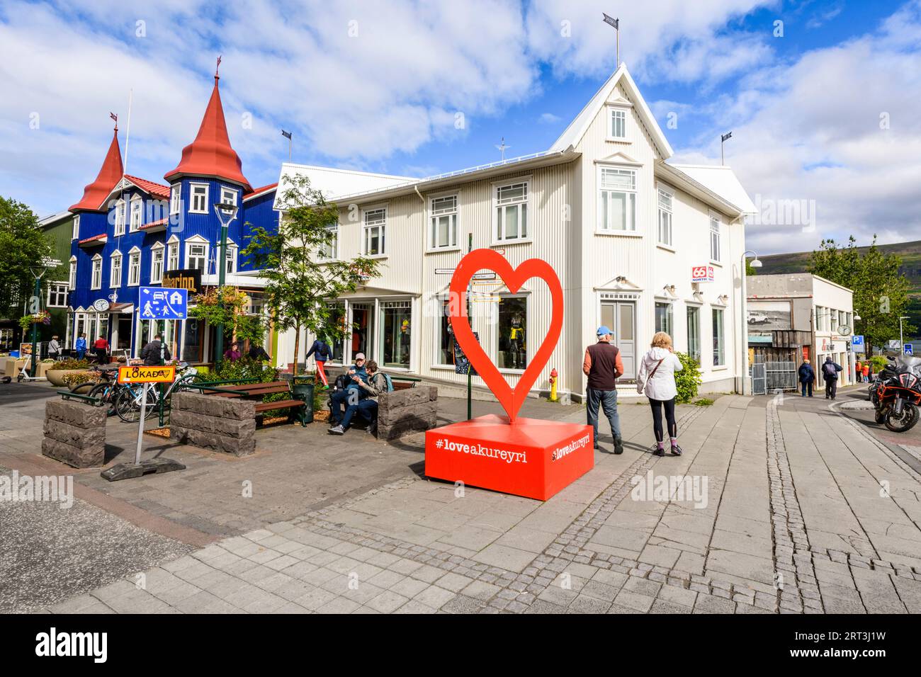 AKUREYRI, ISLANDE - 13 AOÛT 2023 : zone piétonne Banque D'Images