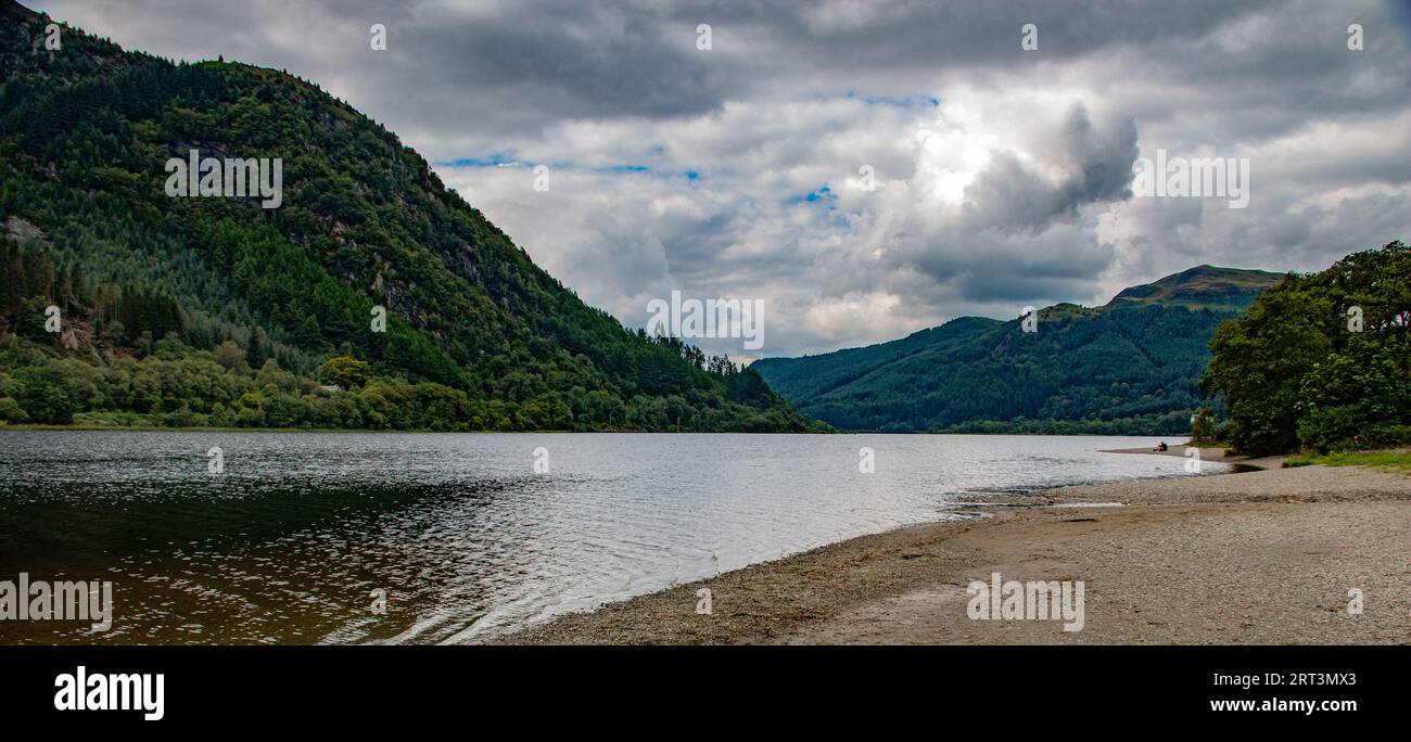 Magnifique Loch gagnez un jour nuageux d'été, Lochearnhead, Perthshire, Écosse Banque D'Images