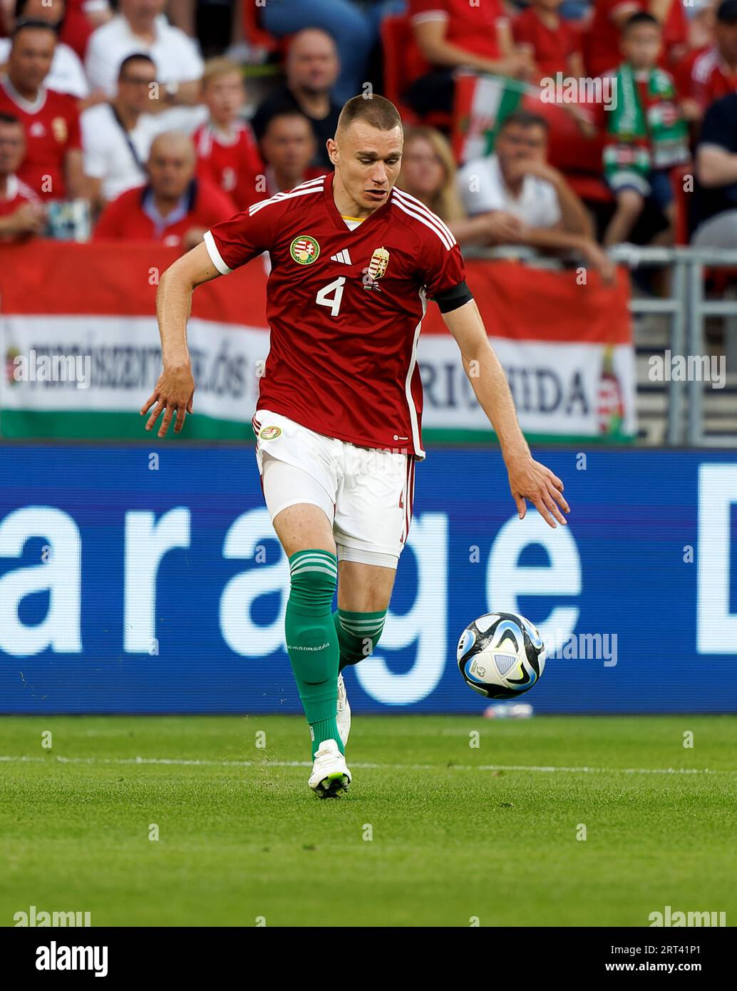 Budapest, Hongrie. 10 septembre 2023. Attila Szalai, de Hongrie, contrôle le ballon lors du match amical international entre la Hongrie et la République tchèque au Puskas Arena le 10 septembre 2023 à Budapest, en Hongrie. Crédit : Laszlo Szirtesi/Alamy Live News Banque D'Images