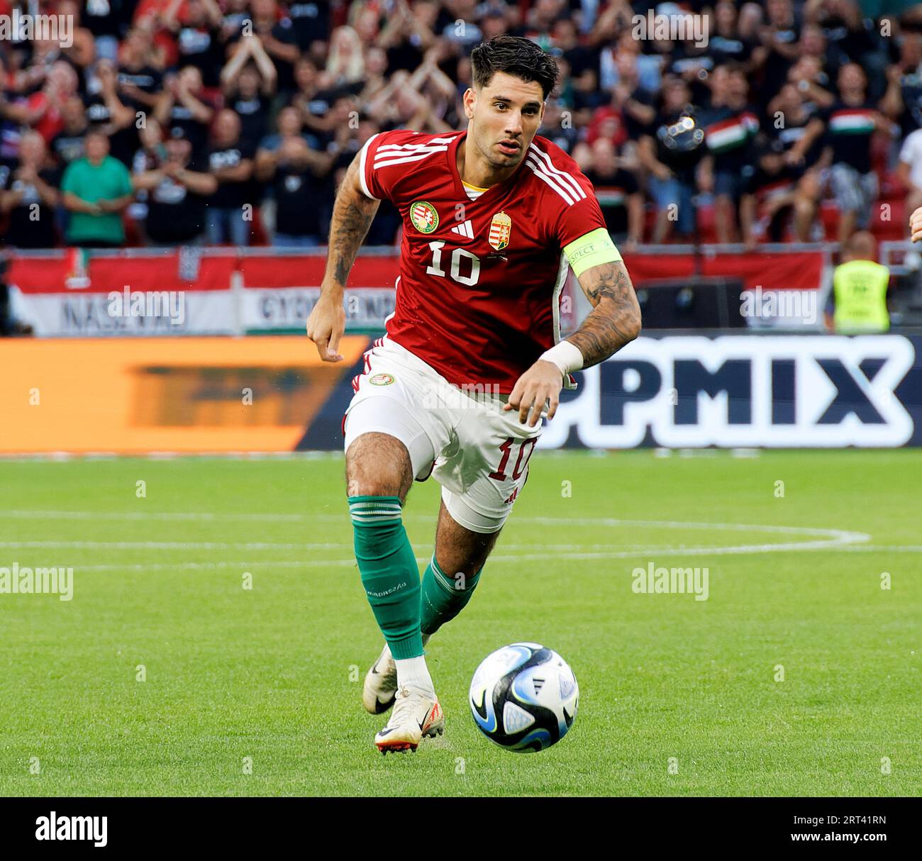 Budapest, Hongrie. 10 septembre 2023. Dominik Szoboszlai, de Hongrie, court avec le ballon lors du match amical international entre la Hongrie et la République tchèque au Puskas Arena le 10 septembre 2023 à Budapest, Hongrie. Crédit : Laszlo Szirtesi/Alamy Live News Banque D'Images