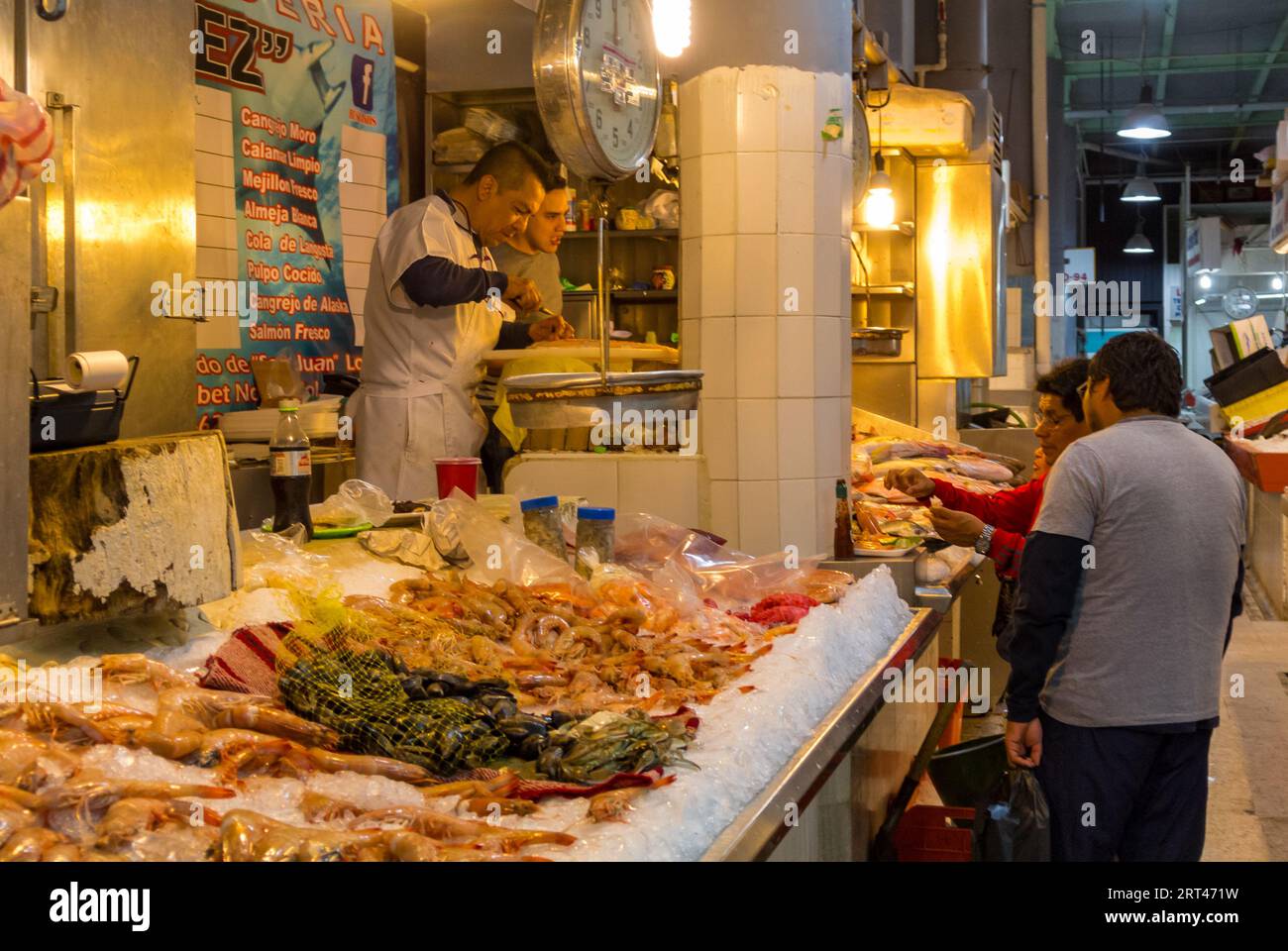 Mexico City, CDMX, Mexique, Un stand avec des fruits de mer dans un mercado, dans un marché d'églish. Banque D'Images