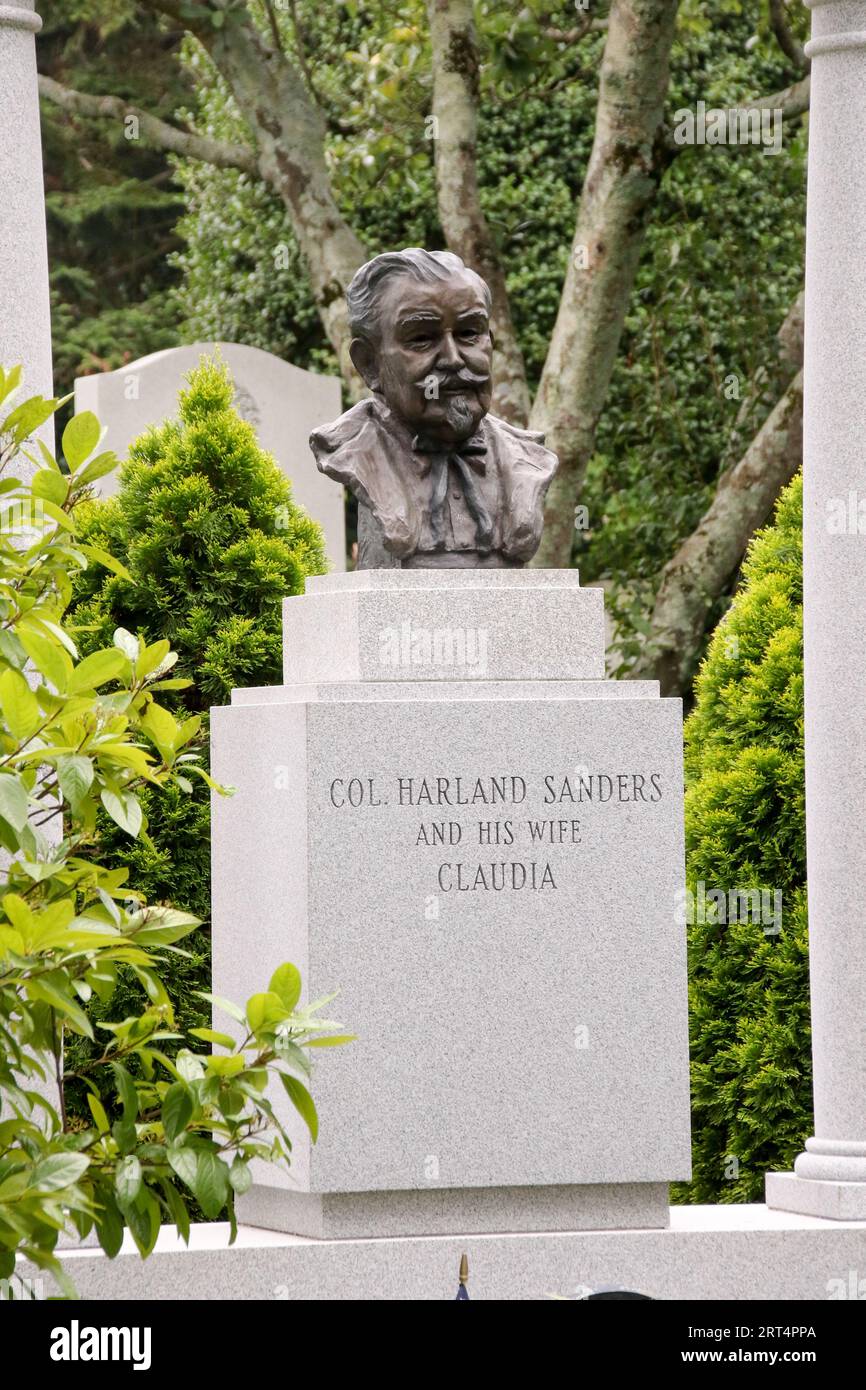 Tombe du colonel Harland Sanders dans le cimetière de Cave Hill, Louisville, Kentucky Banque D'Images